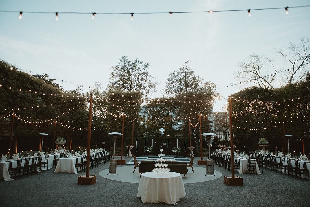 The Gibbes Museum garden is a whole vibe. Add some overhead lighting and you are transported to a totally different place 😍✨