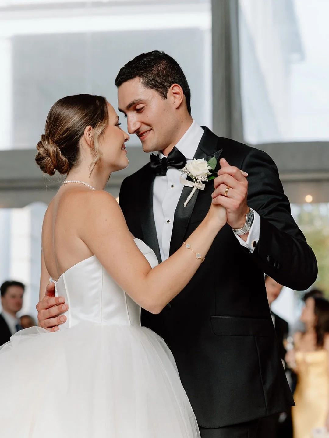 The curated beauty of this day still stands out to me. Every detail was personal, thoughtful, and full of charm.

The rose-covered cake was simple but stunning, perfectly complementing the warm brick walls of The Gadsden House. The tablescapes felt e