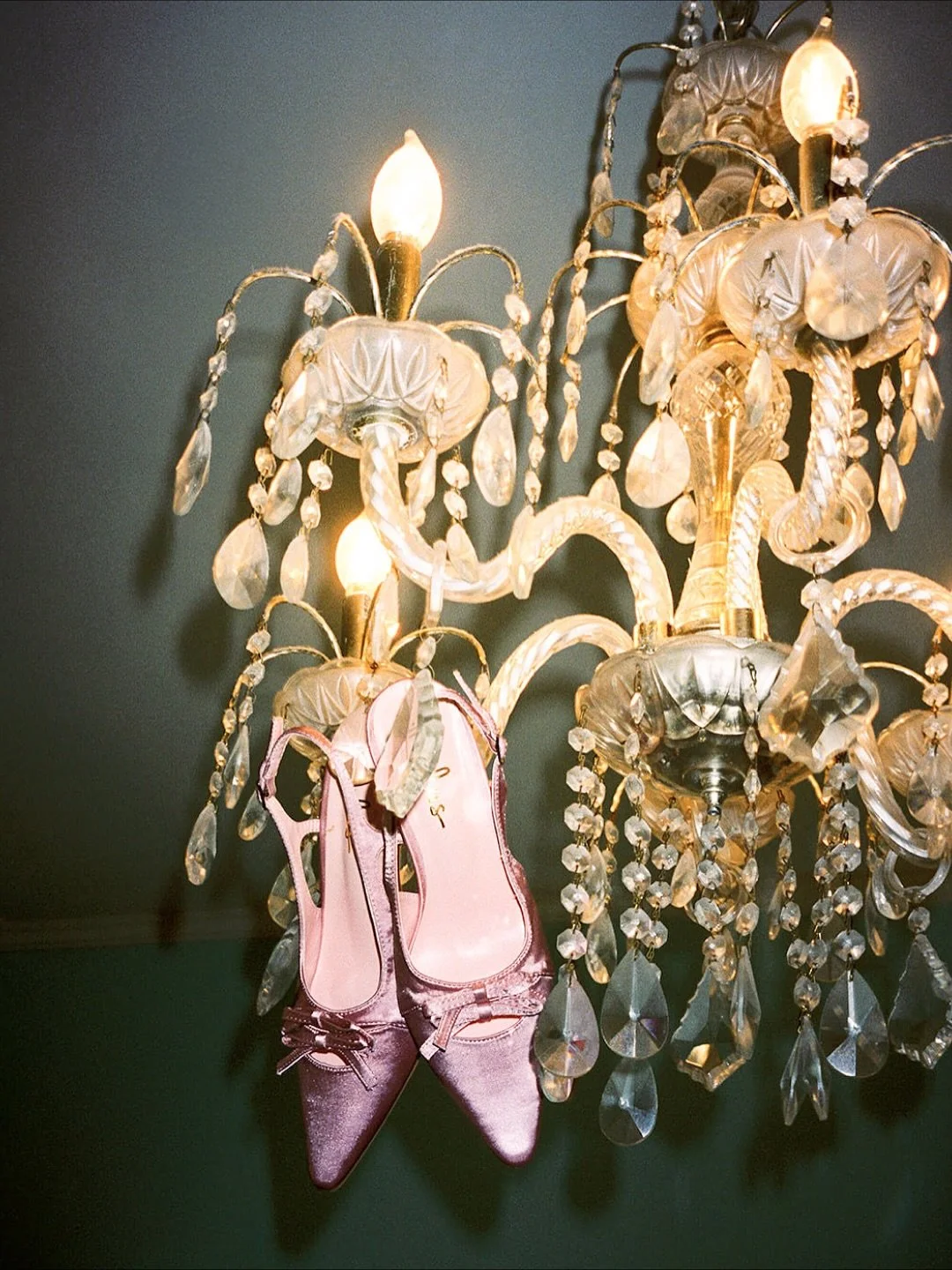 Getting ready moments are some of my favorites &mdash; there&rsquo;s always this mix of laughter, nerves, and quiet joy that sets the tone for the day.

These flash photos capture that energy perfectly. The soft pinks of the bathroom tile, the warmth