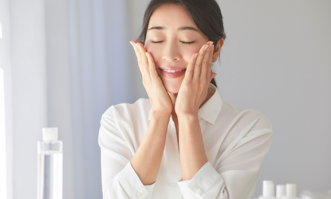 The Skin Benefits of Sermorelin: Can This Peptide Therapy Help Your Skin?