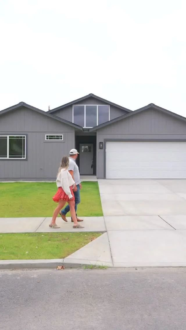 Your new construction β¨DREAMSβ¨
This new build home in the heart of Spokane is a ZERO step entry and has a private oversized yard for you to make the perfect oasis!
With 3 bedrooms and 2 bathrooms including a primary en suite that is spacious and h