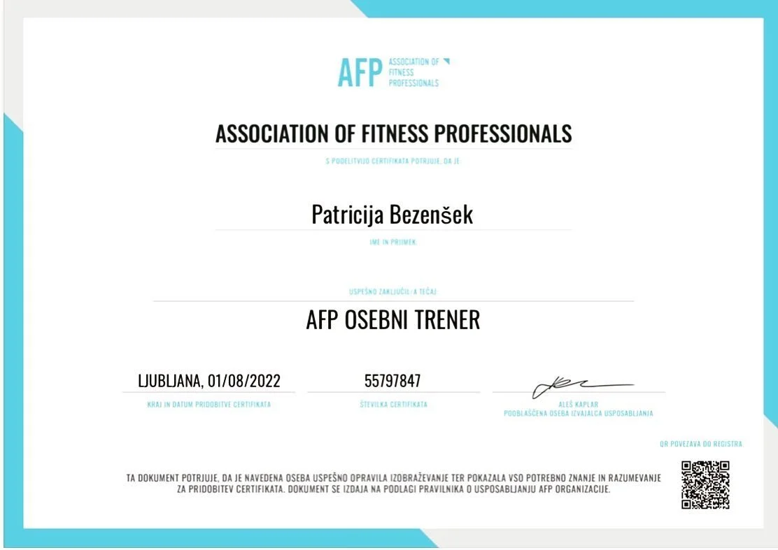 Po &scaron;tirih letih znojenja in premetavanja uteži, pod drobnogledom mojega dragega @andrej_fitnotfat sem se odločila, da naredim korak naprej, poglobim svoje znanje in prakso v fitnesu. In tako sem se vpisala v AFP program, kjer sem (končno - po 