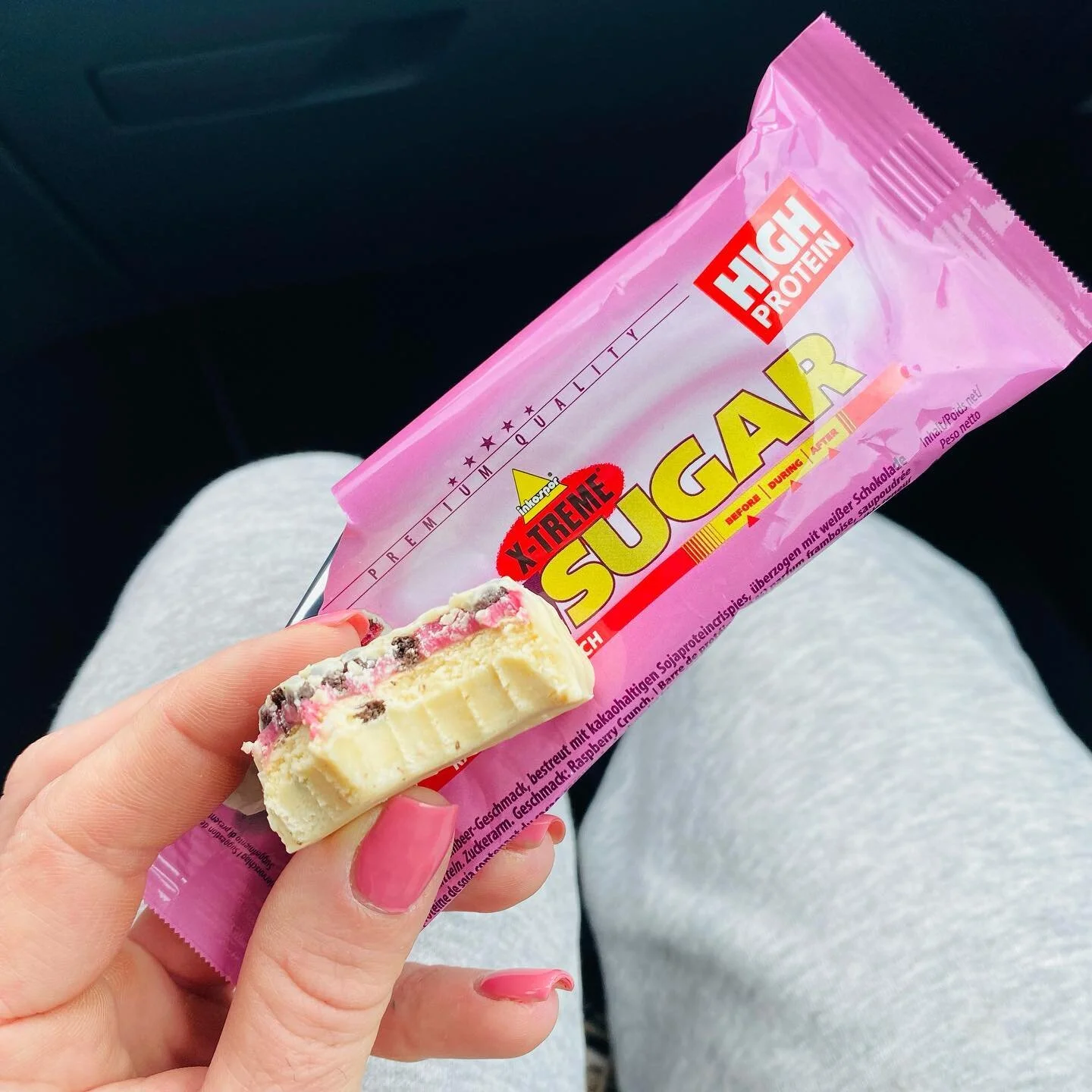 Vedno z mano na poti 🍫
#strongsi #strongslovenija #strongsloveniateam #highprotein #lowsugar #xtreme #premiumquality #raspberries