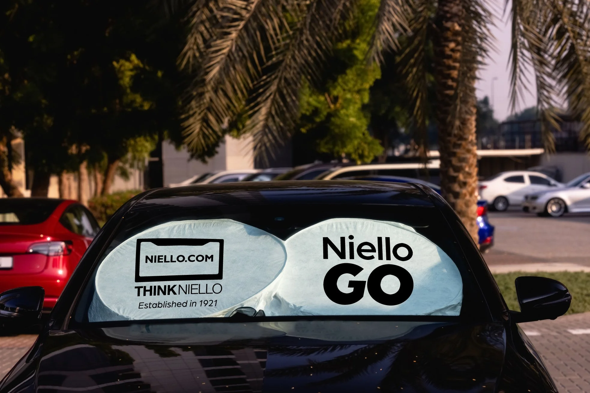 NielloGO_branded-sunshade_mockup.jpg