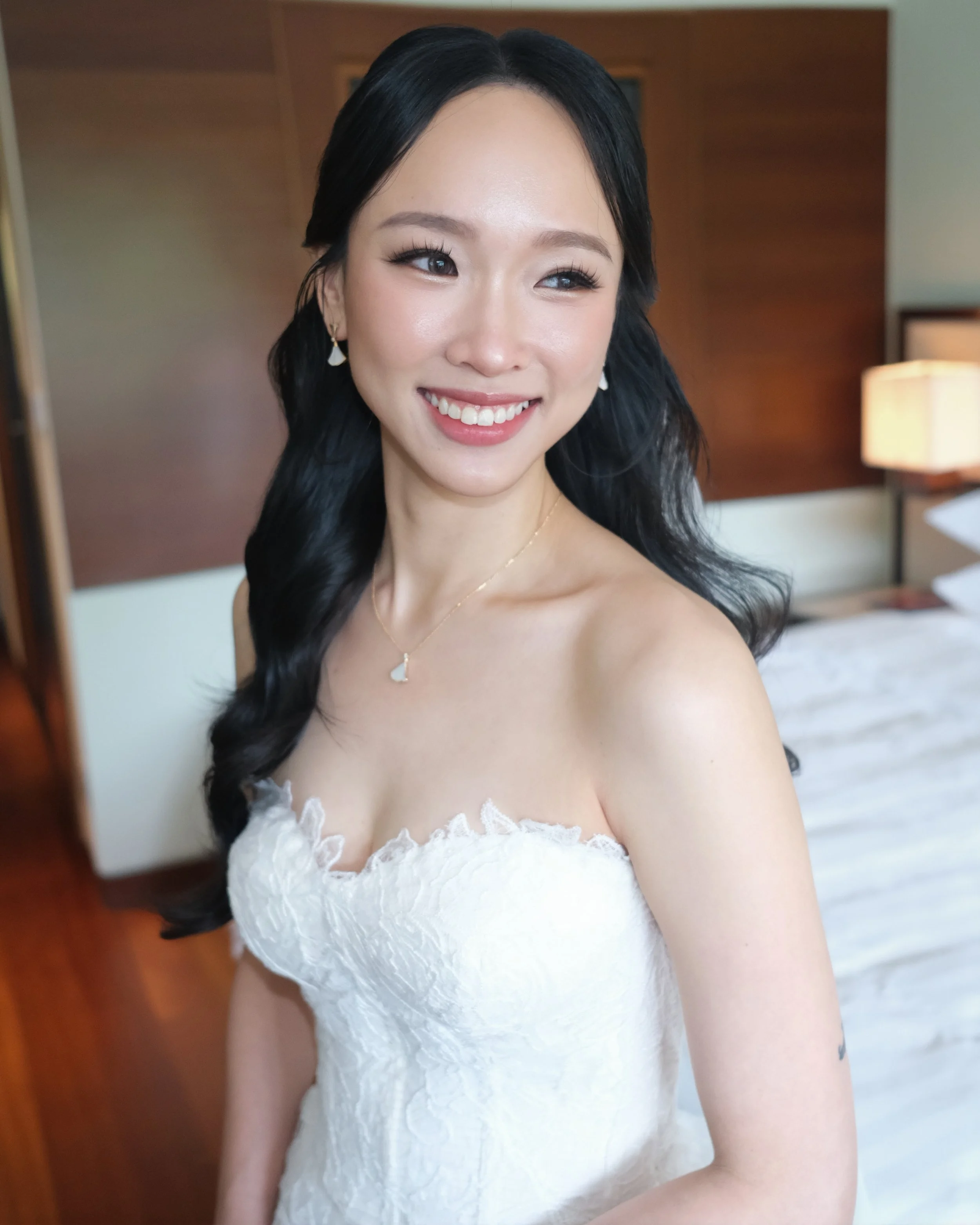 💜 HMUA @jolene_powderpuffed
Chic, Sweet, and Effortlessly Youthful

the softest soft glam, just enough to enhance the beauty she already has 💓

&mdash;

#hairstyling #cute #makeup #bridal #makeupartist bridalmakeup makeuplooks weddingmakeup singapo