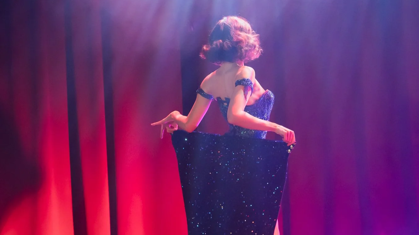 Burlesque at Le Bar with Nellie Noble