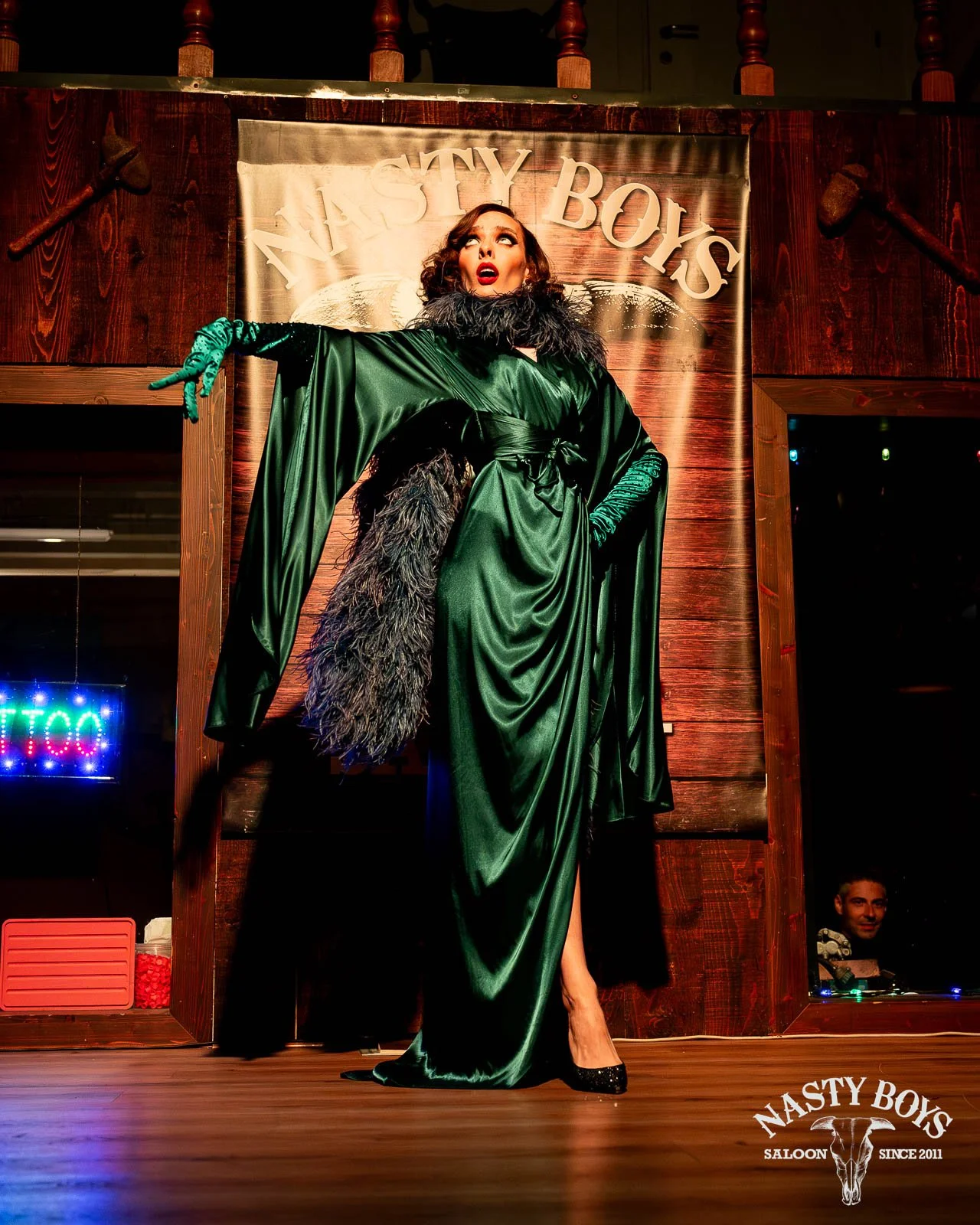 nastyboyssaloontrevisoitalybrookebirdburlesque3.JPG
