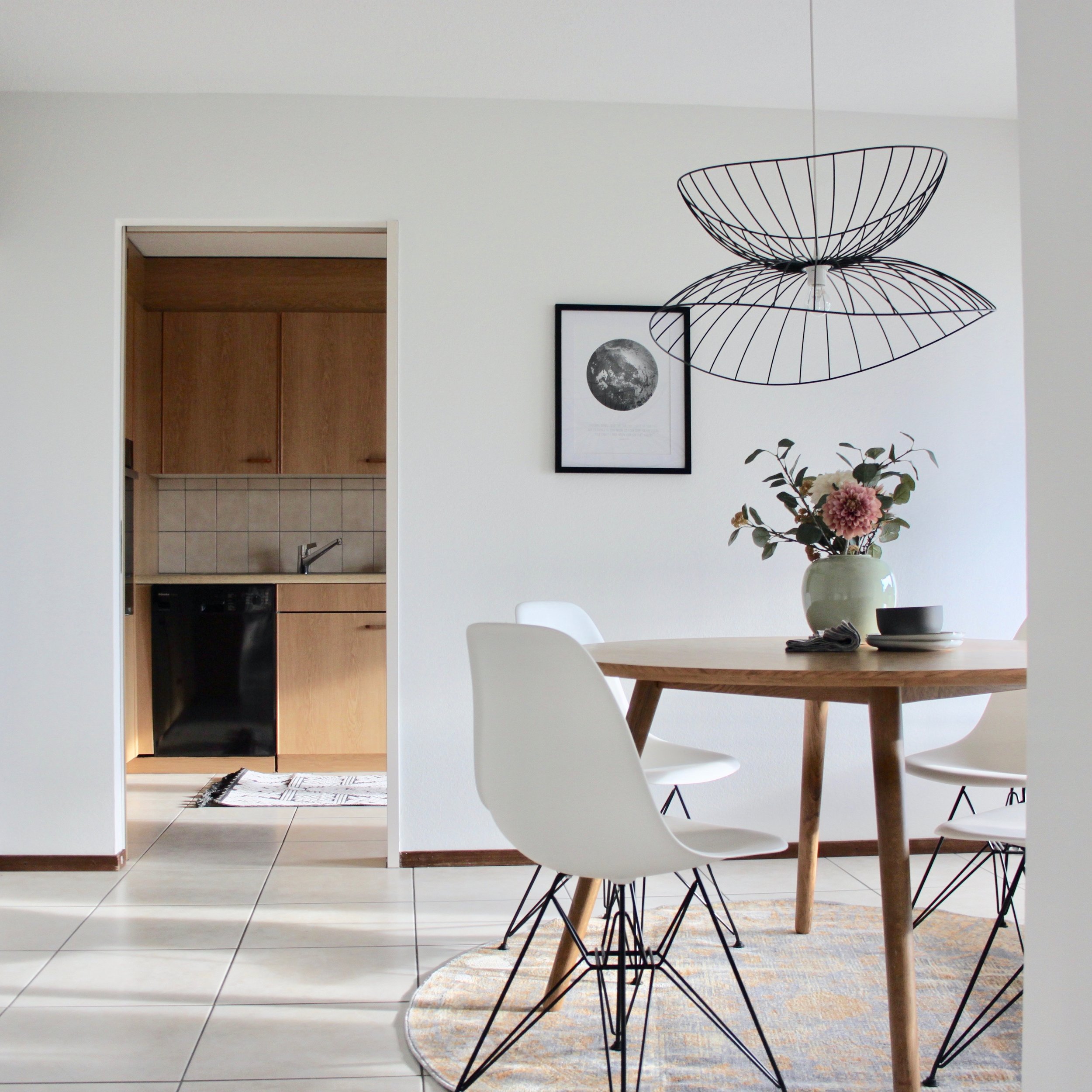 Homestaging Essbereich mit Vitra Stühlen