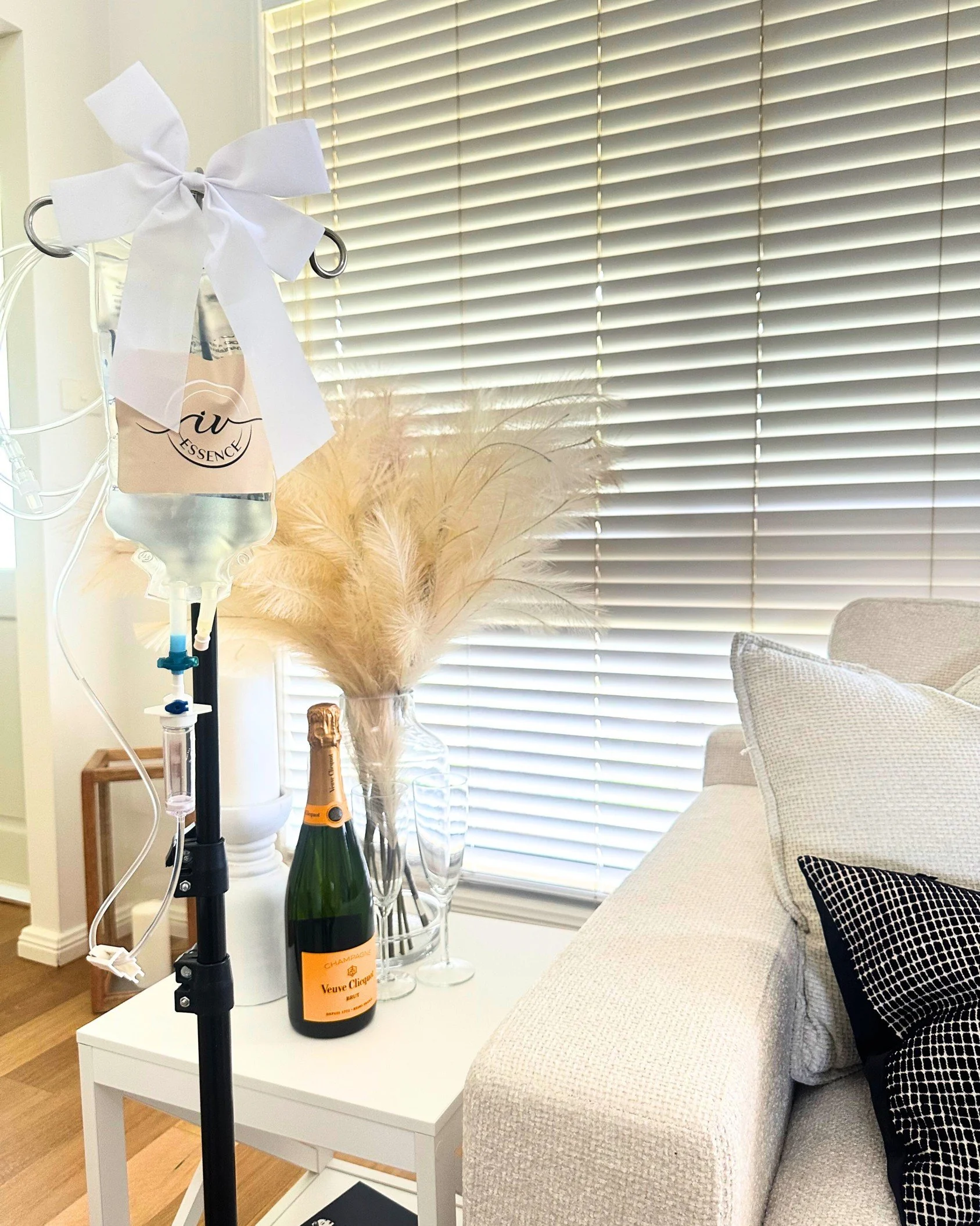 IVEssence- Love A Fair 7.jpeg