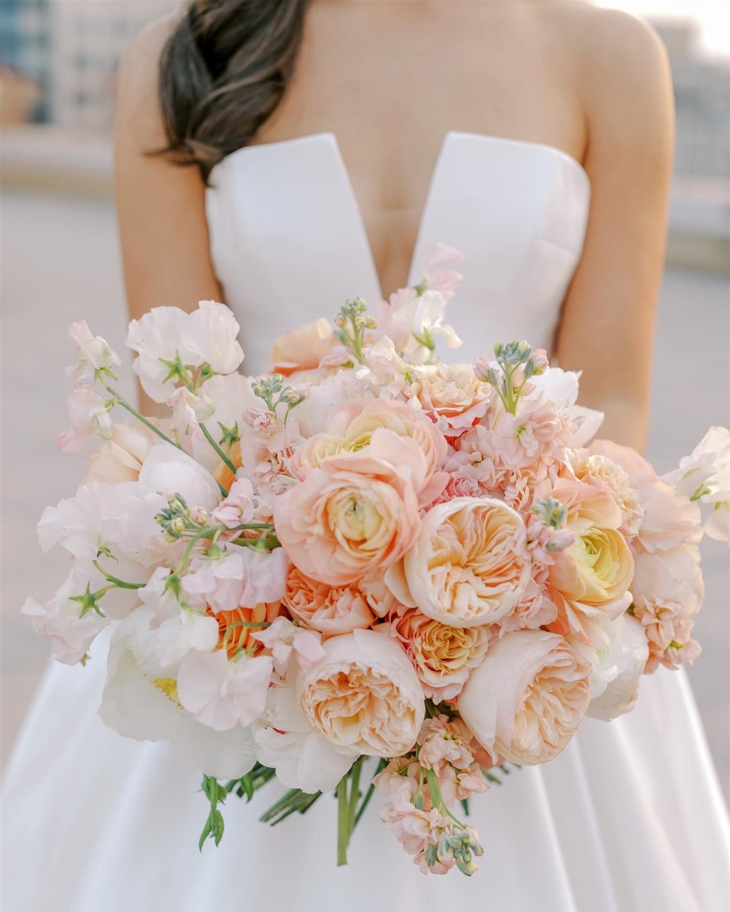 Brides! SAVE this post for your Spring/Summer wedding floral inspiration! A year later and this bouquet is still making waves around the internet. This is a perfect example that you can have color for your wedding and still have a very classic design