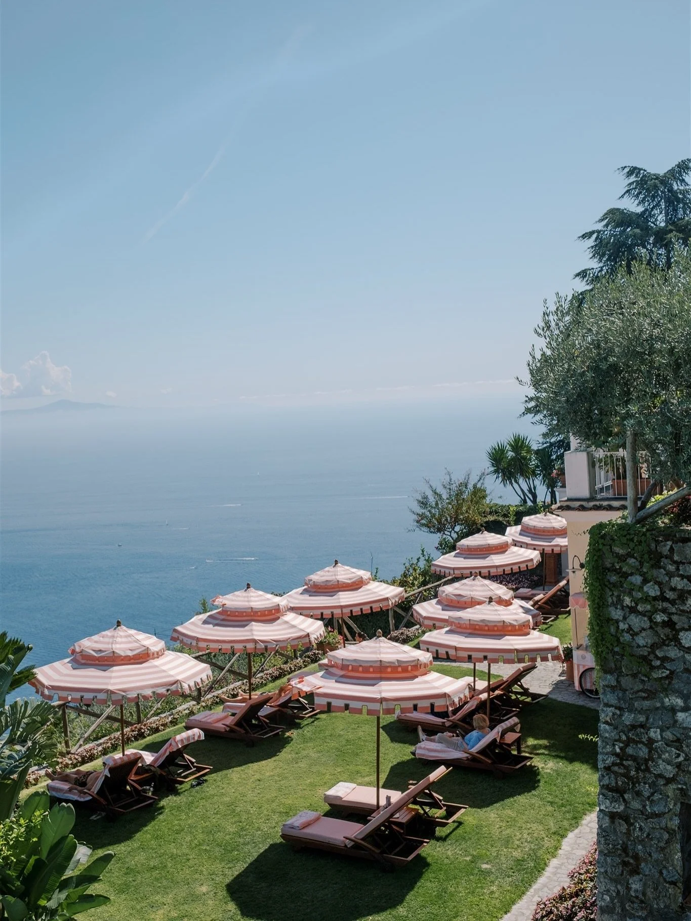 Have you been to the Amafli Coast? Anyone else want to get married here? Take us with you!😉

Scenes from our venue walk-through and engagement session along the Amalfi Coast, Italy. We are beyond thrilled to be returning in May 2026 as part of Katt 