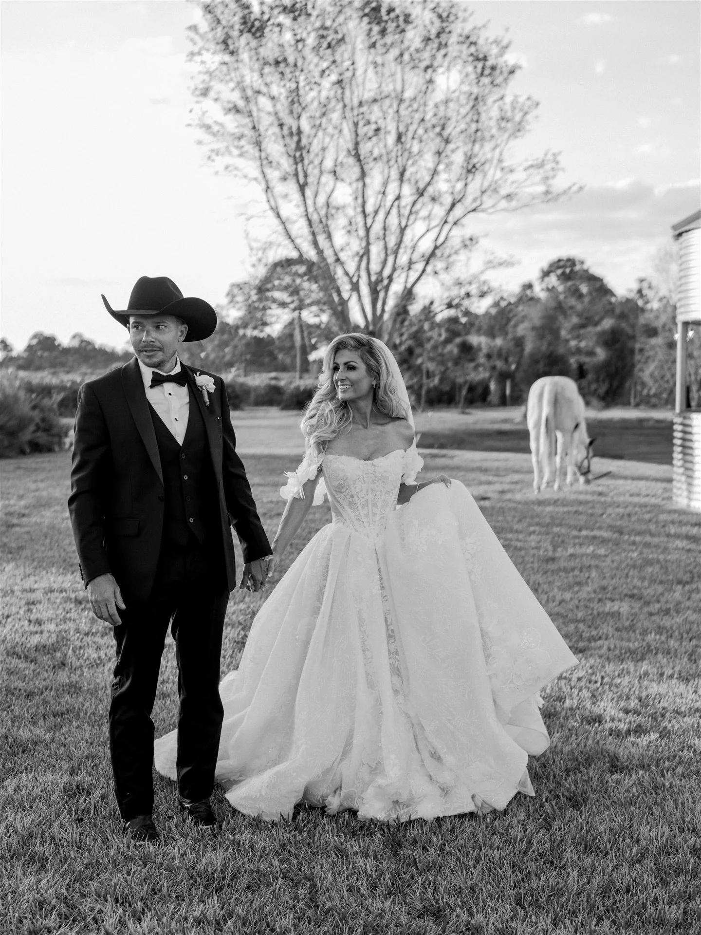 Sixteen years. High school sweethearts. A love story that has grown up beautifully. 🤍

This past Saturday in Florida, Jaclyn and Danny said &ldquo;I do&rdquo; surrounded by golden light, wide open fields, and the kind of love that feels steady, cert