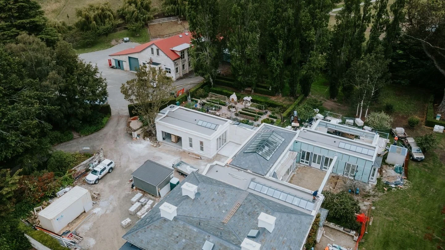 Remove the stress from your next project. On larger builds or transformations, I lead every step, coordinating with builders, contractors + suppliers,  making sure every decision aligns with your vision. I handle the tough calls, solve problems befor