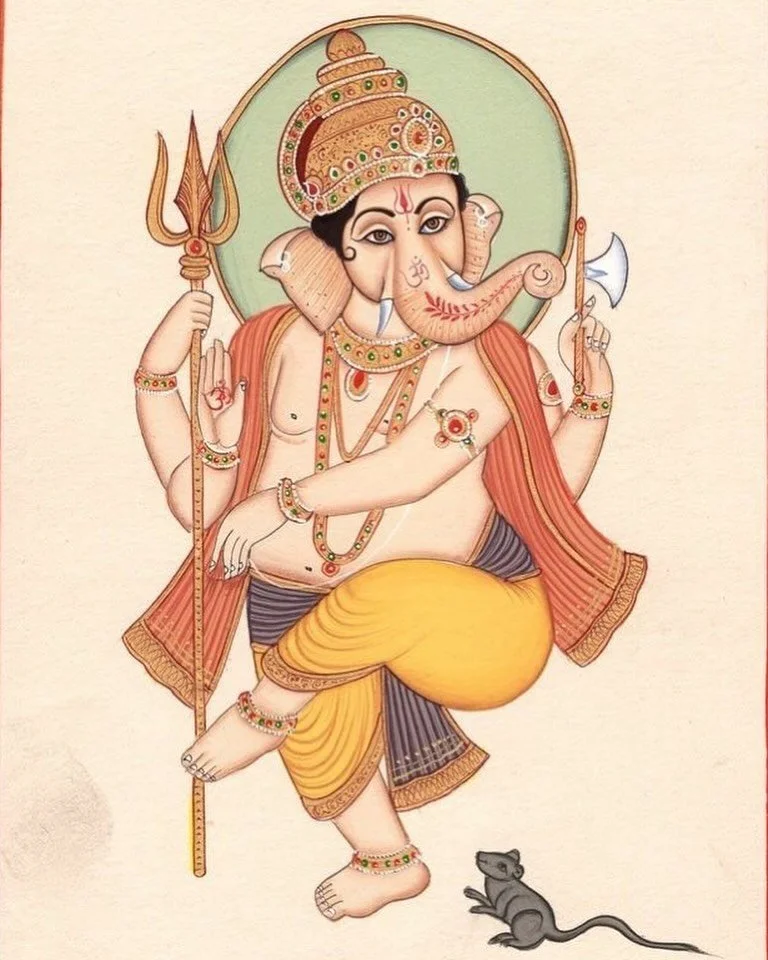 GAṆEŚA CATURTHĪ गणेशचतुर्थी Aujourd&rsquo;hui on c&eacute;l&egrave;bre l&rsquo;anniversaire du dieu &agrave; la t&ecirc;te d&rsquo;&eacute;l&eacute;phant, Ganesh.
Dieu de la sagesse, de l&rsquo;intelligence, de l&rsquo;&eacute;ducation et de la prude