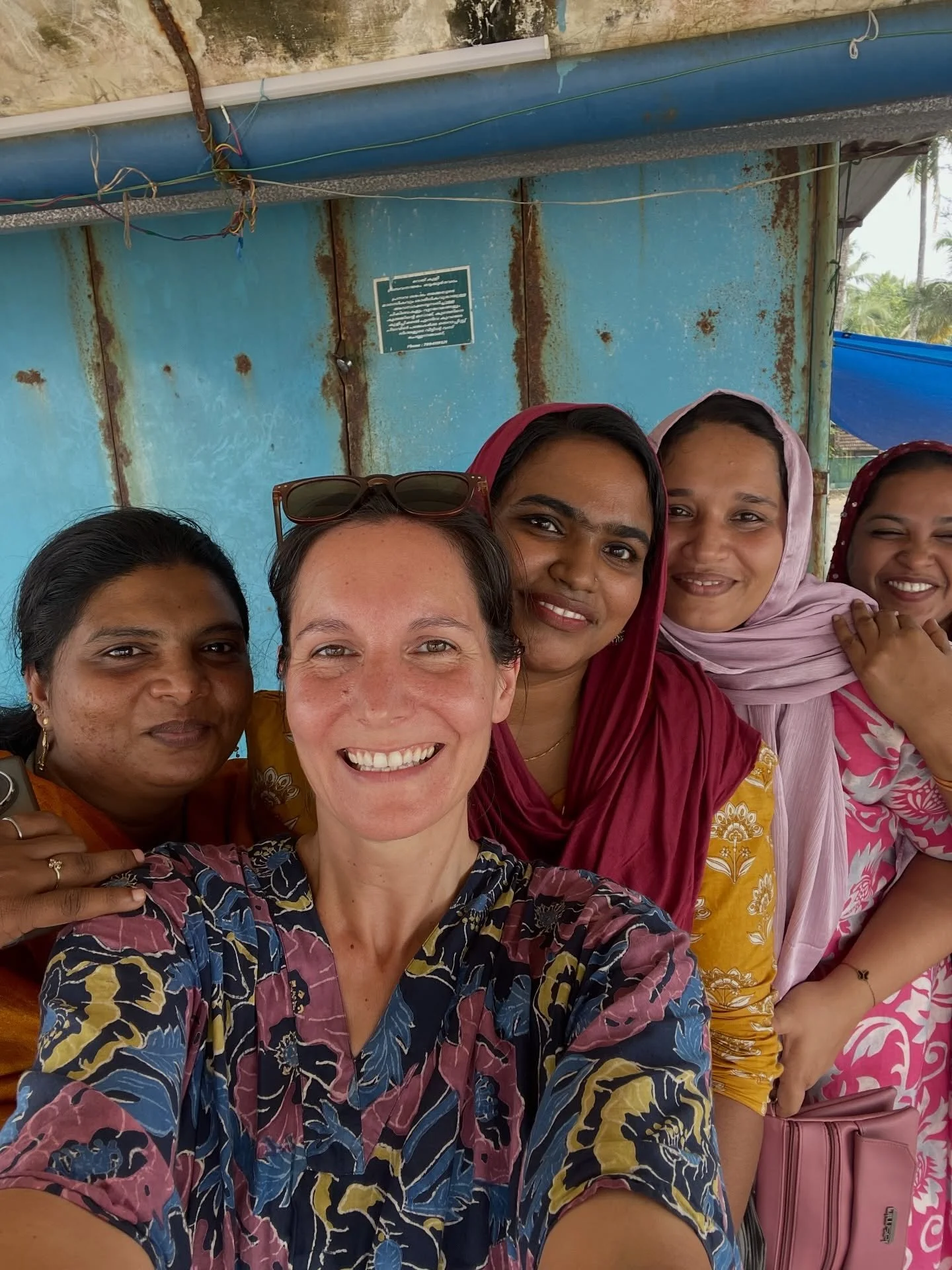 Life is too short to be taken seriously 🐒

En retard mais j&rsquo;ai une bonne excuse ;)
Photo dump de janvier dans le Kerala 🌴

Je pensais venir pour les paysages et l&rsquo;ayurveda.
Mais comme souvent en voyage, ce sont surtout les rencontres qu