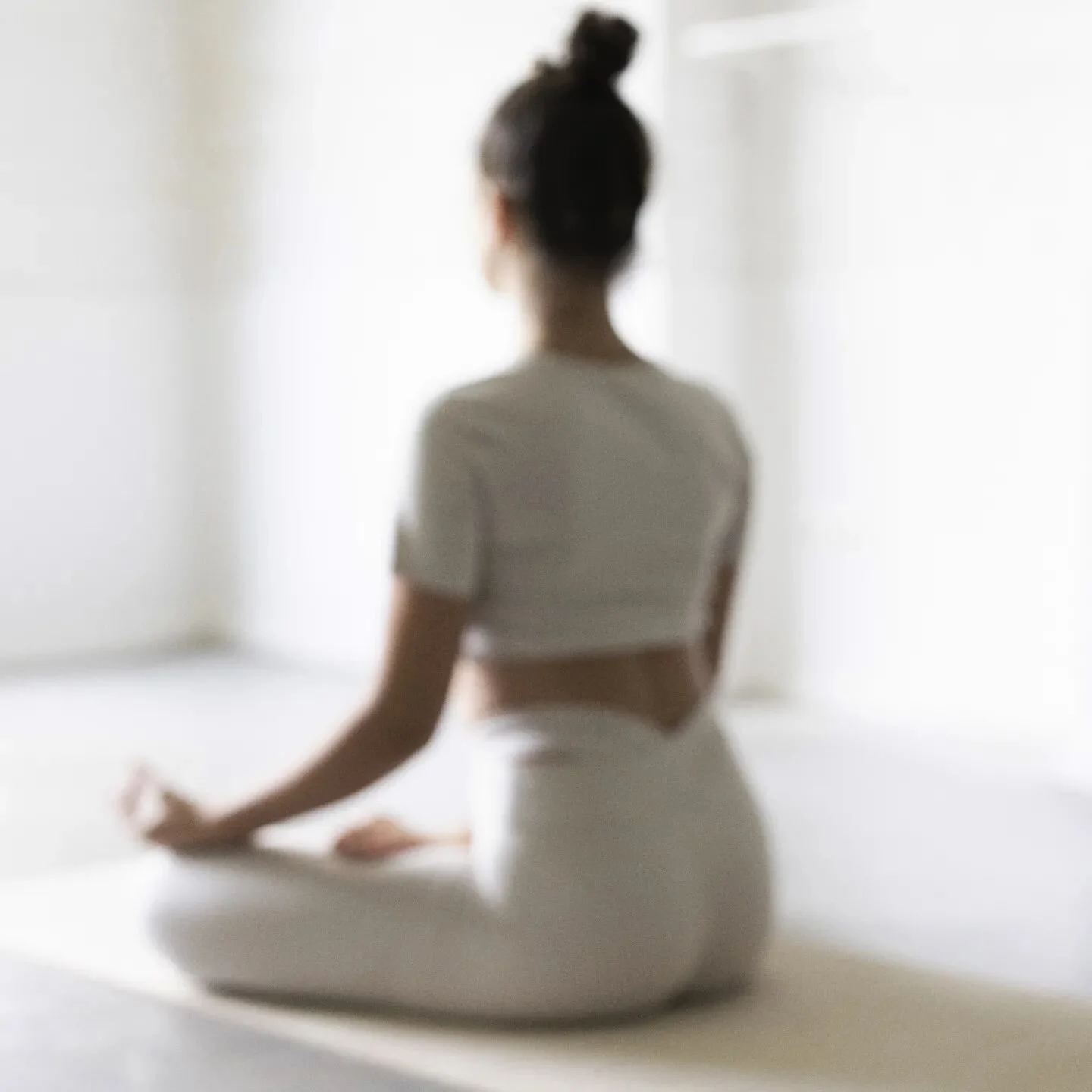 UNAH Mind-Body-Soul

Le Mind, notre compagnon le plus omnipr&eacute;sent, il nous donne la force de la pers&eacute;v&eacute;rance ou de la r&eacute;silience. Il est &eacute;galement celui qui, souvent, nous &eacute;loigne de l'essentiel. Il nous fait