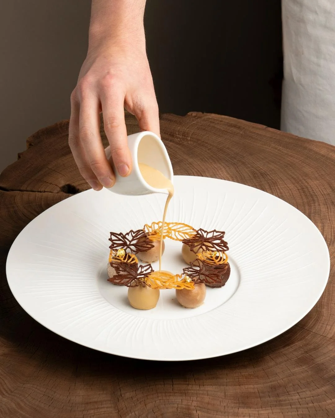 WALNUT jamaica blue, pear

Where earthy depth meets delicate sweetness, a reflection of winter. Paired perfectly with Trebbiano, Tuscany.

Book a table via the link in bio.