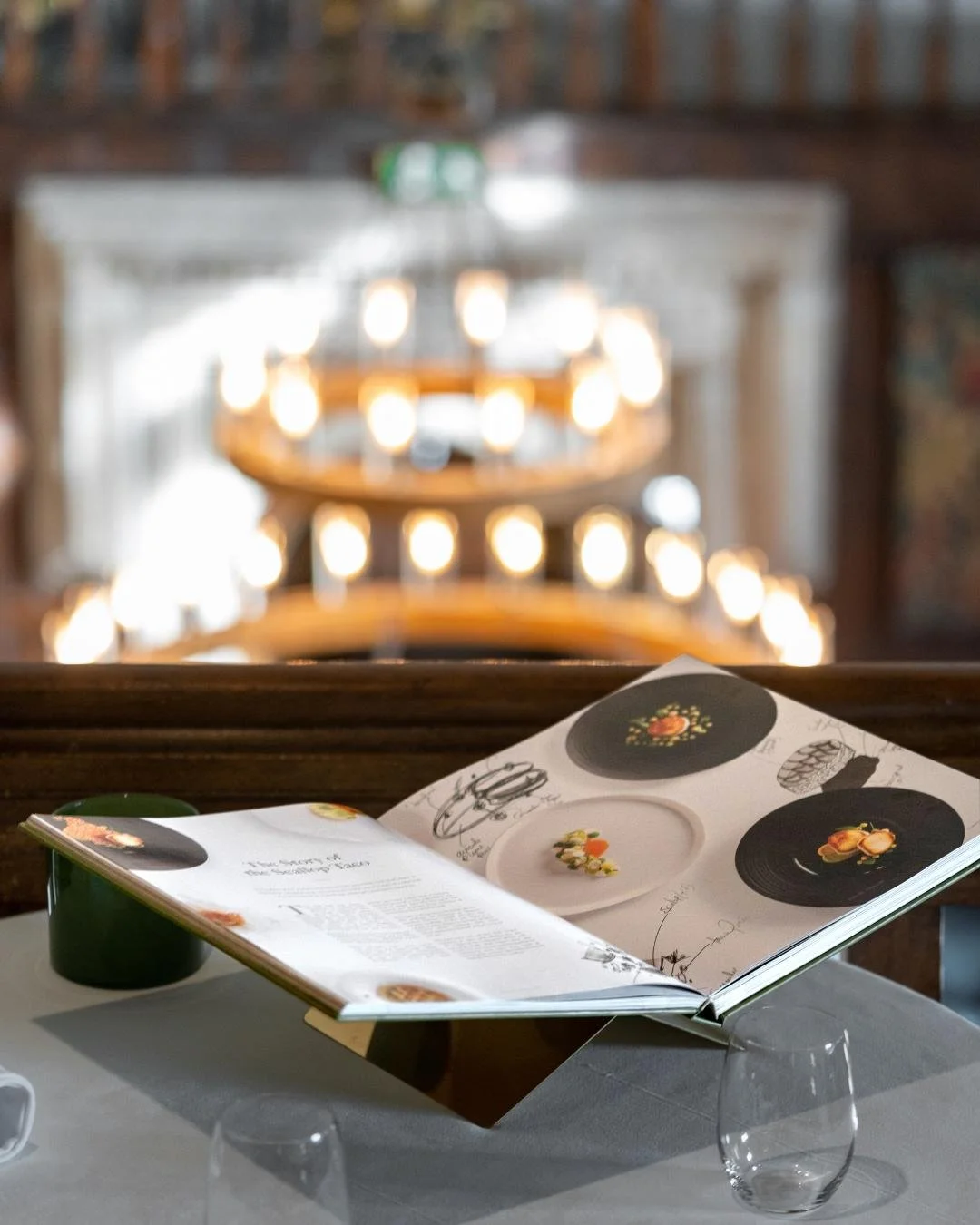 From plate to page, join us for the &Agrave;cl&egrave;af x &Agrave;cl&egrave;af Book Menu.

Discover four iconic courses inspired by the pages of The &Agrave;cl&egrave;af Book, complete with cheese selection, petit fours, recipe cards and a copy of t