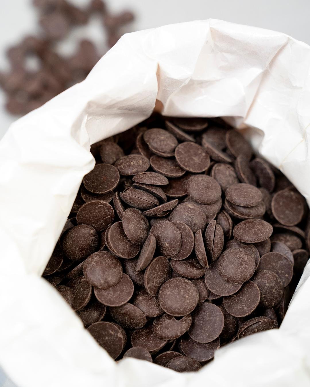 CHOCOLATE Nicolas Berger, pistachio

Single-origin @chocolatnicolasberger d&eacute;lice crafted from 50% Madagascan chocolate, revealing a pistachio custard at its core. Finished with 75% Madagascan chocolate, crowned with a delicate cocoa nib tuile 