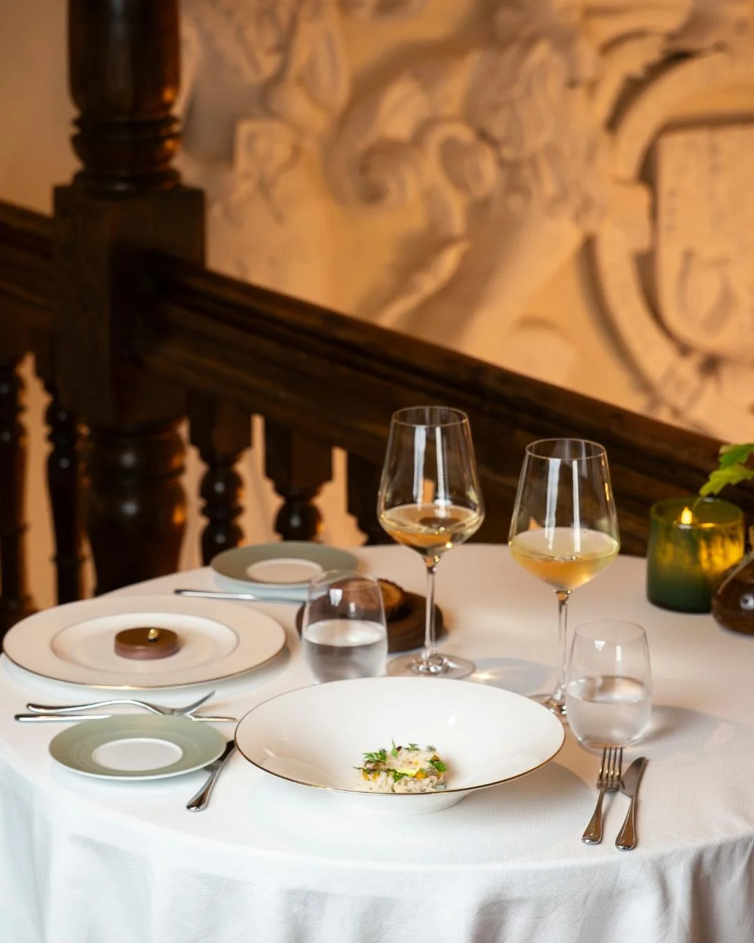 The end of winter brings a quiet shift in the kitchen, and our menus.

This February, discover thoughtful menus, refined techniques and a calm, elegant atmosphere create the perfect backdrop for celebrations both planned and spontaneous.

Book a tabl