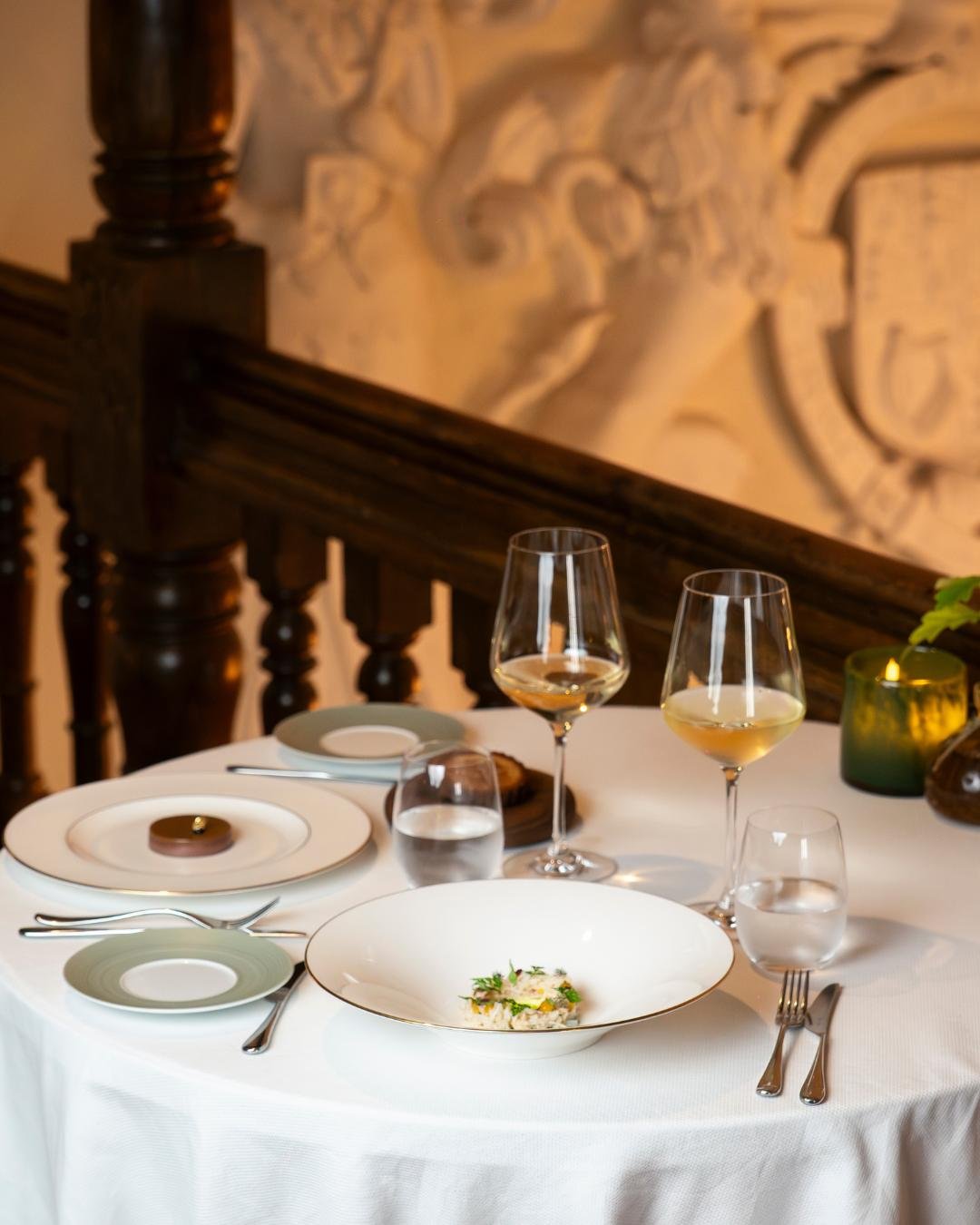 The end of winter brings a quiet shift in the kitchen, and our menus.

This February, discover thoughtful menus, refined techniques and a calm, elegant atmosphere create the perfect backdrop for celebrations both planned and spontaneous.

Book a tabl