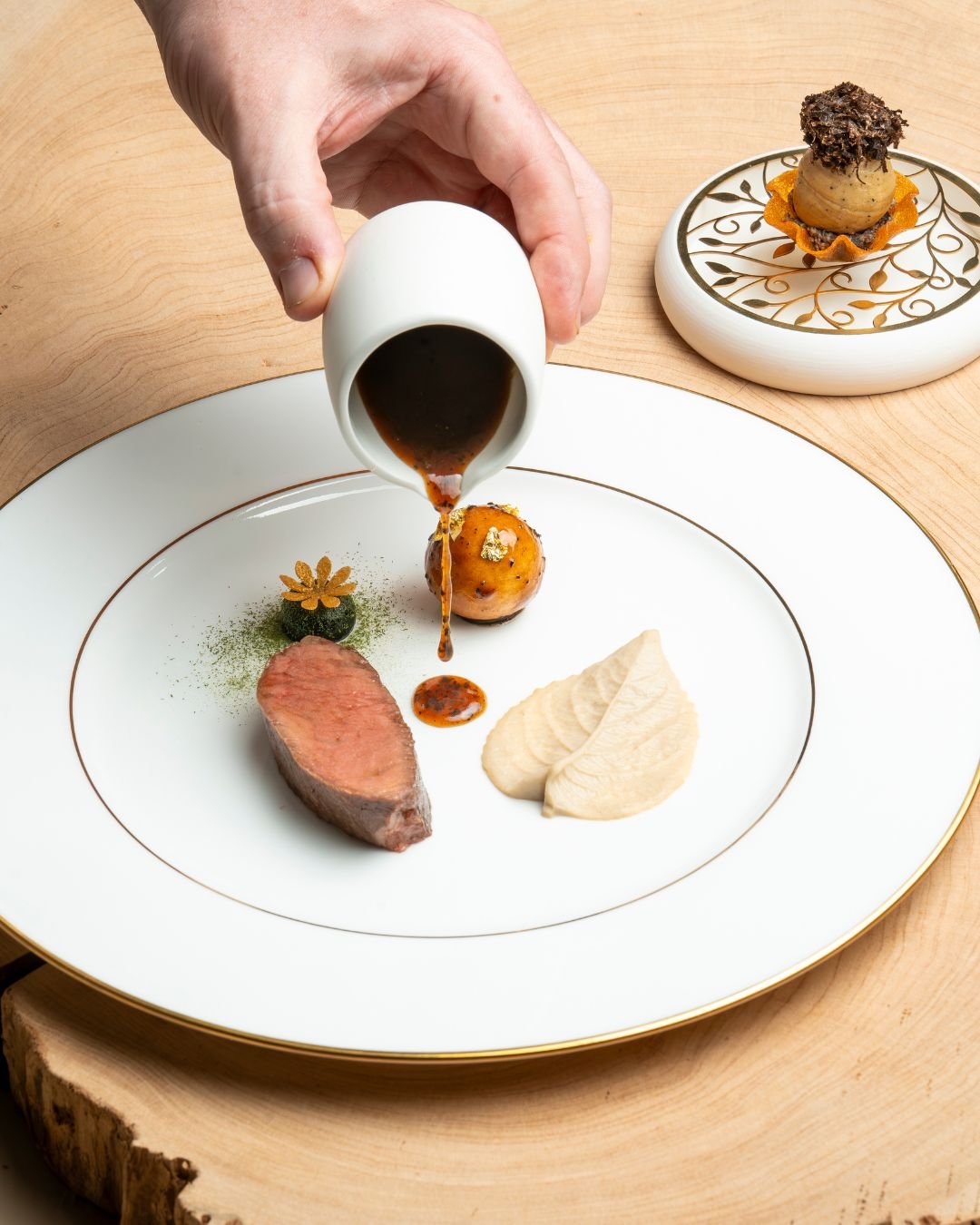 WAGYU celeriac, truffled honey

Sourced from the Scottish pastures of our friends at @highlandwagyu, carefully cooked to honour its natural marbling and depth. A dish defined by quiet confidence and clarity of flavour.

Experience our signature four-