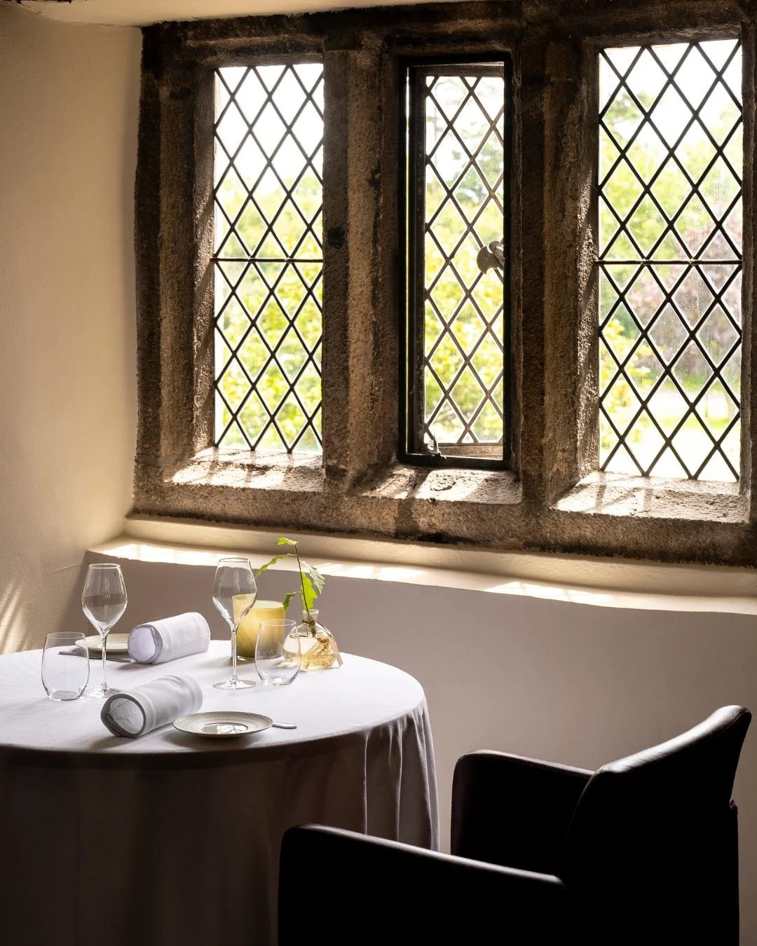 The story begins long before the first course.

Steeped in centuries of heritage, Boringdon Hall sets the scene for where past and present meet. Thoughtfully composed tasting menus celebrate the finest seasonal ingredients, continuing a legacy of hos