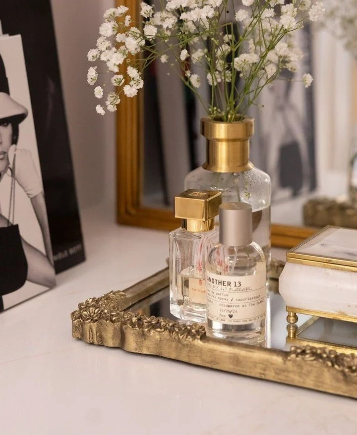 Incorporating personal keepsakes and everyday items into a room ensure a layered and distinctive space that feels completely one's own. We love this feminine moment in our client's new closet.⁣
⁣
Design @parsonsid⁣
⁣
#customcloset #interiorstyling #a