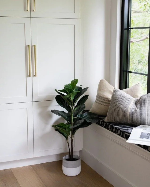 Designed for a moment. This cozy spot was made for relaxing, recharging, and slowing down on busy days.⁣⁣
⁣
Design @parsonsid⁣
⁣
#atxdesigner #austininteriordesigner #austininteriors #austininteriordesign