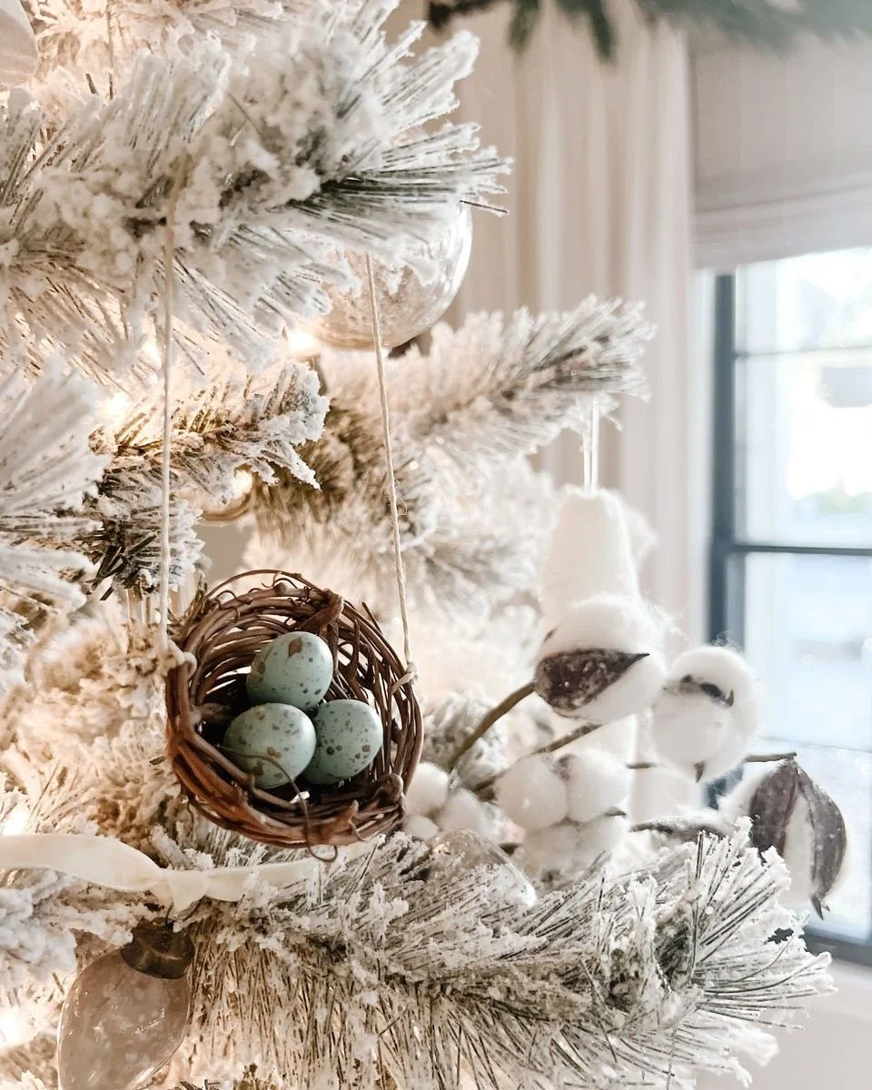 🎄 Wishing you and yours the warmest of holidays. Merry Christmas!⁣
⁣
Design @parsonsid⁣
⁣
#christmastime #atxdesigner #austininteriordesigner #austininteriors #austininteriordesign