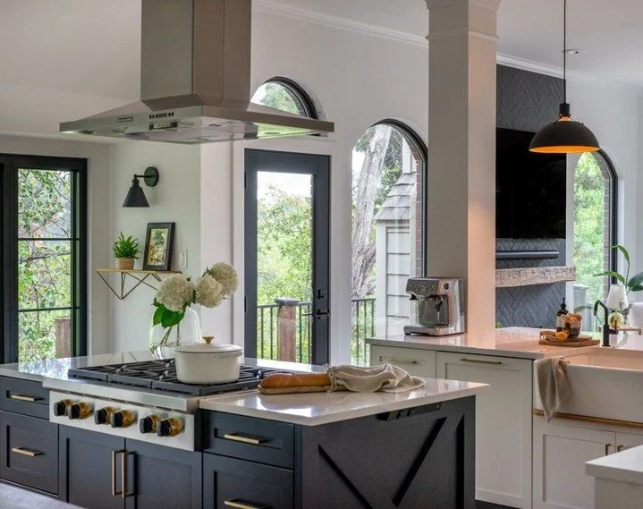 Ah, the week between Christmas and New Year when time stands still and it's hard to remember what day it is. We're soaking up time as a family while the twins are home from college. See you in 2026!⁣
⁣
⁣Design @parsonsid⁣
⁣
#atxdesigner #austininteri