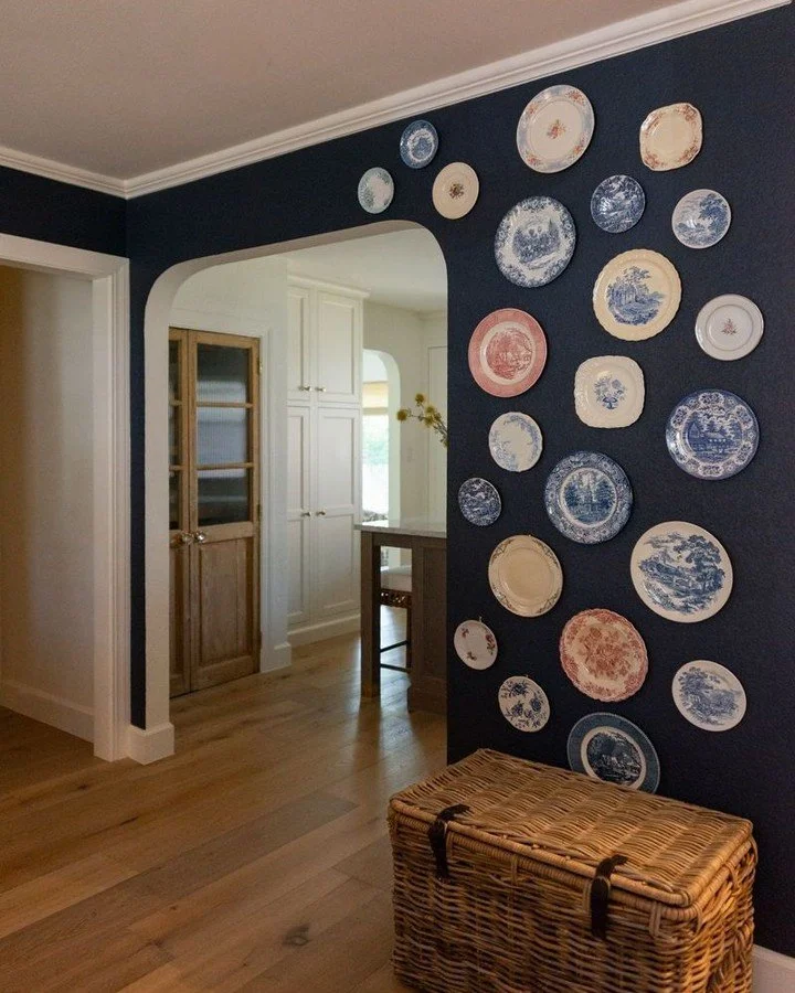 Our sweet client had a beautiful collection of family heirloom china and we couldn't think of a better or more beautiful way to honor these special keepsakes 😍⁣
⁣
Design @parsonsid⁣
⁣
#vintagedecor #atxdesigner #austininteriordesigner #austininterio