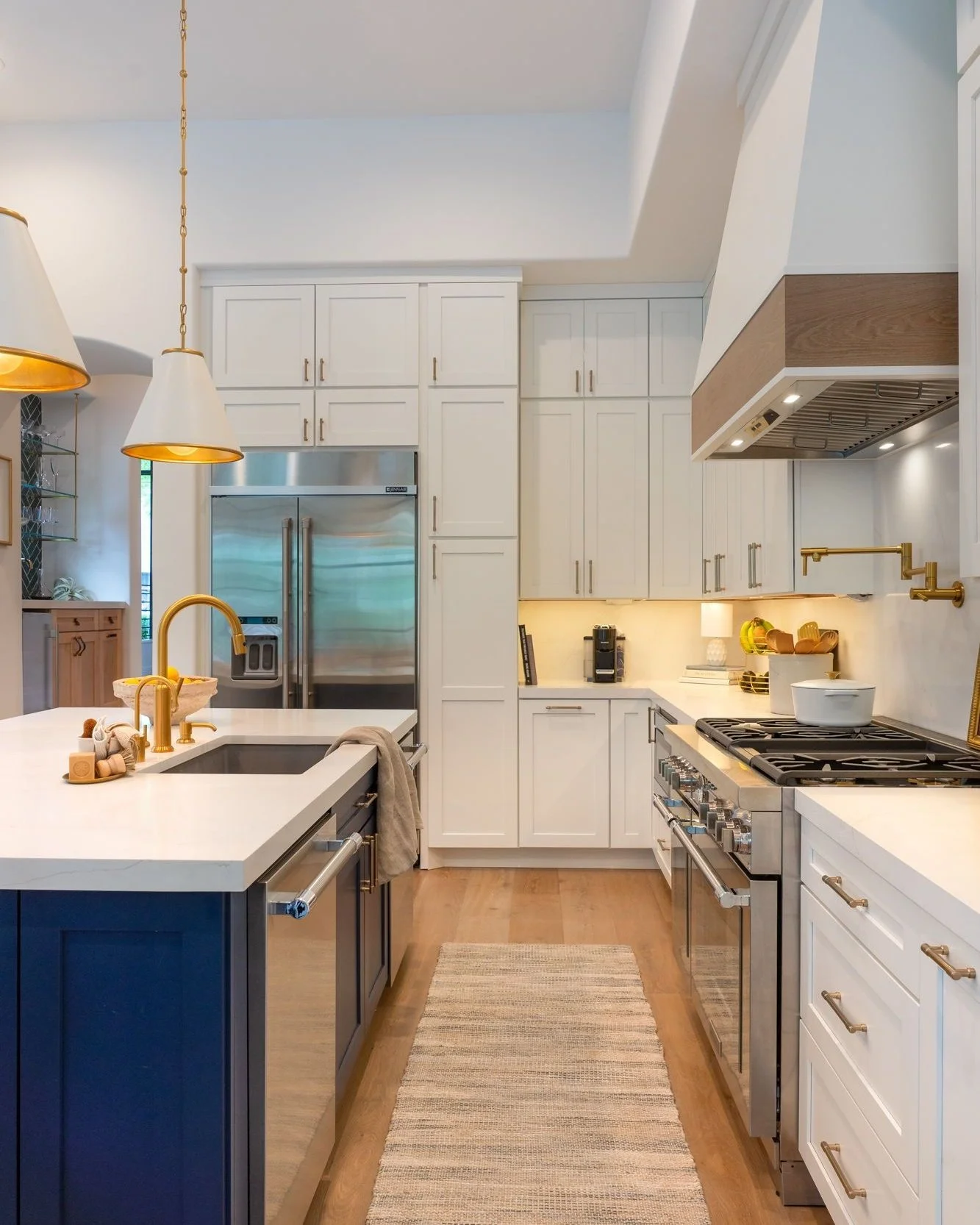 That feeling you get when you know you'll never need more storage 😍⁣
⁣
Design @parsonsid⁣
⁣
#atxdesigner #austininteriordesigner #austininteriors #austininteriordesign #kitchendesign