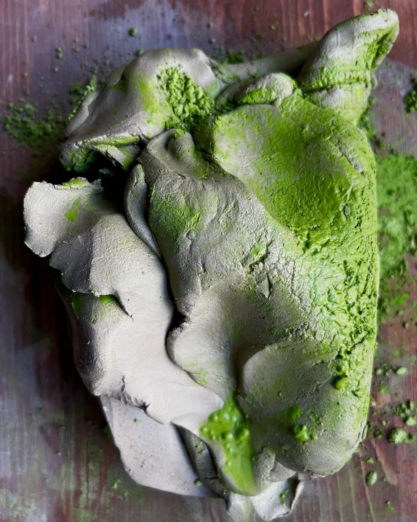 Colouring Clay 

#colouringclay #greenclay #hightemperatureclay