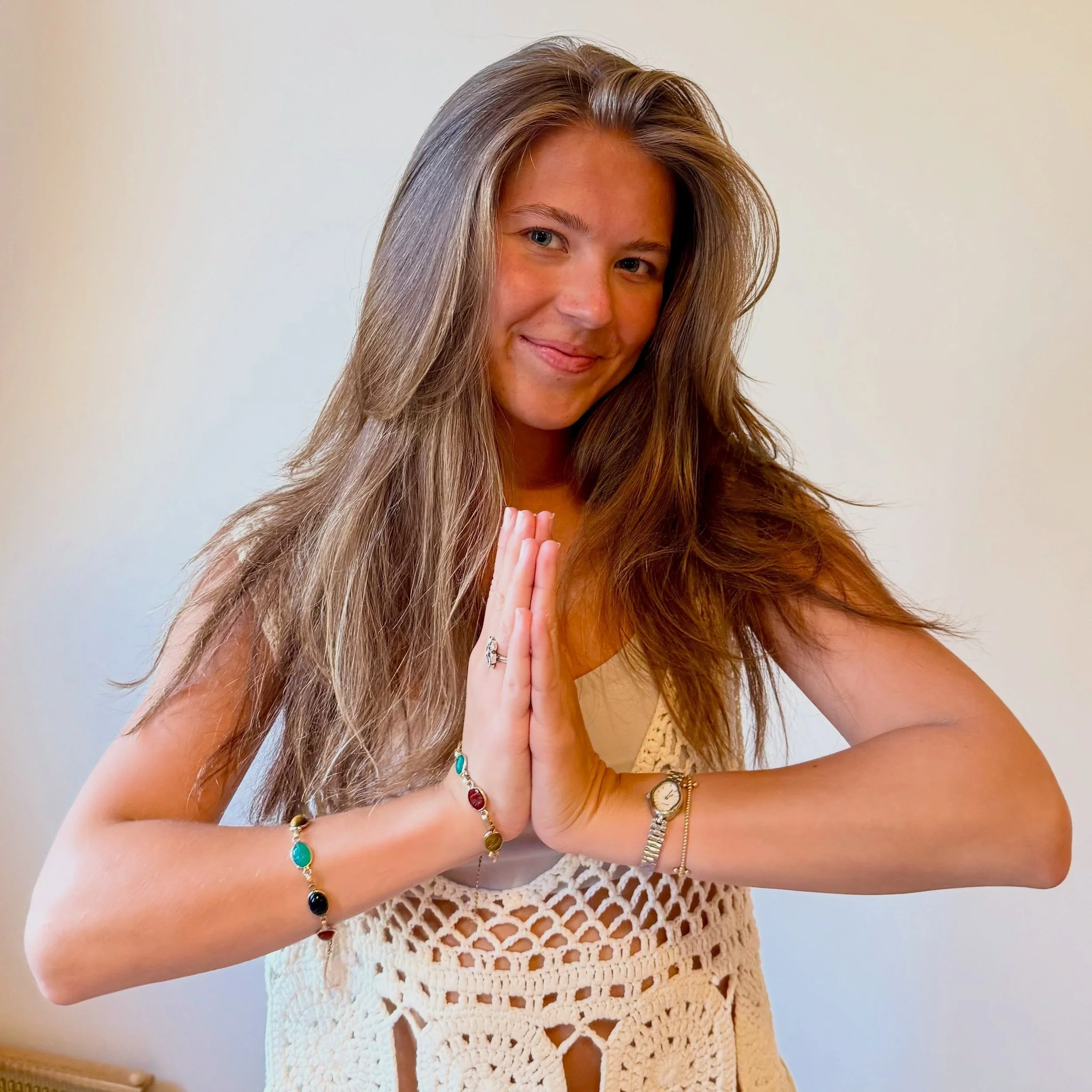 NEW CLASS ALERT 🪷 

Open air vinyasa, breath work and sound bath
Wednesdays 7:15pm

SUMMER SWITCH UP

With @amysoboyoga 

Experience a grounded blend of breath, movement, and sound in this open air class, held with windows open to let the outside in