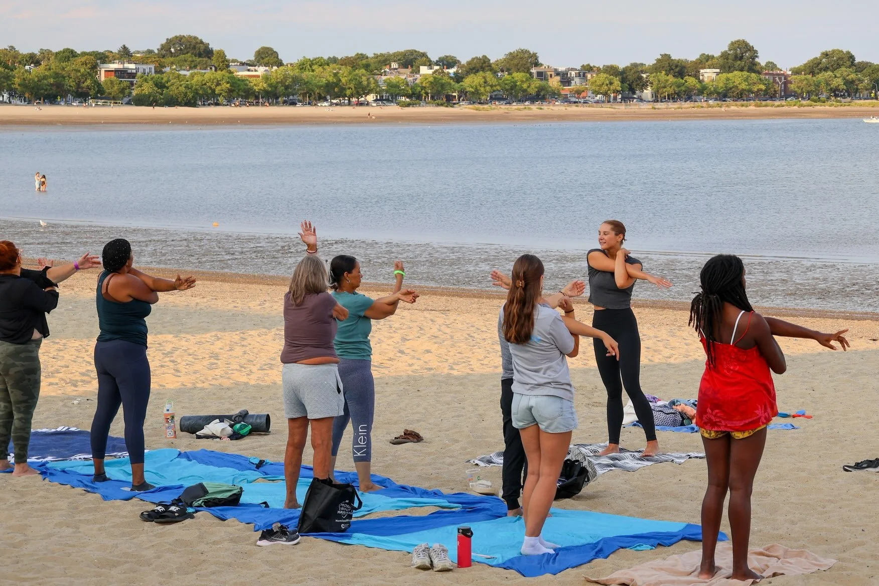 CPR by the Sea! 🌊🧘&zwj;♀️💛

We were so grateful to partner with the Joseph Nee Collaborative Center and Boston Harbor Now for this incredible evening at Carson Beach&mdash;bringing together wellness, community, movement, CPR education, music, and 