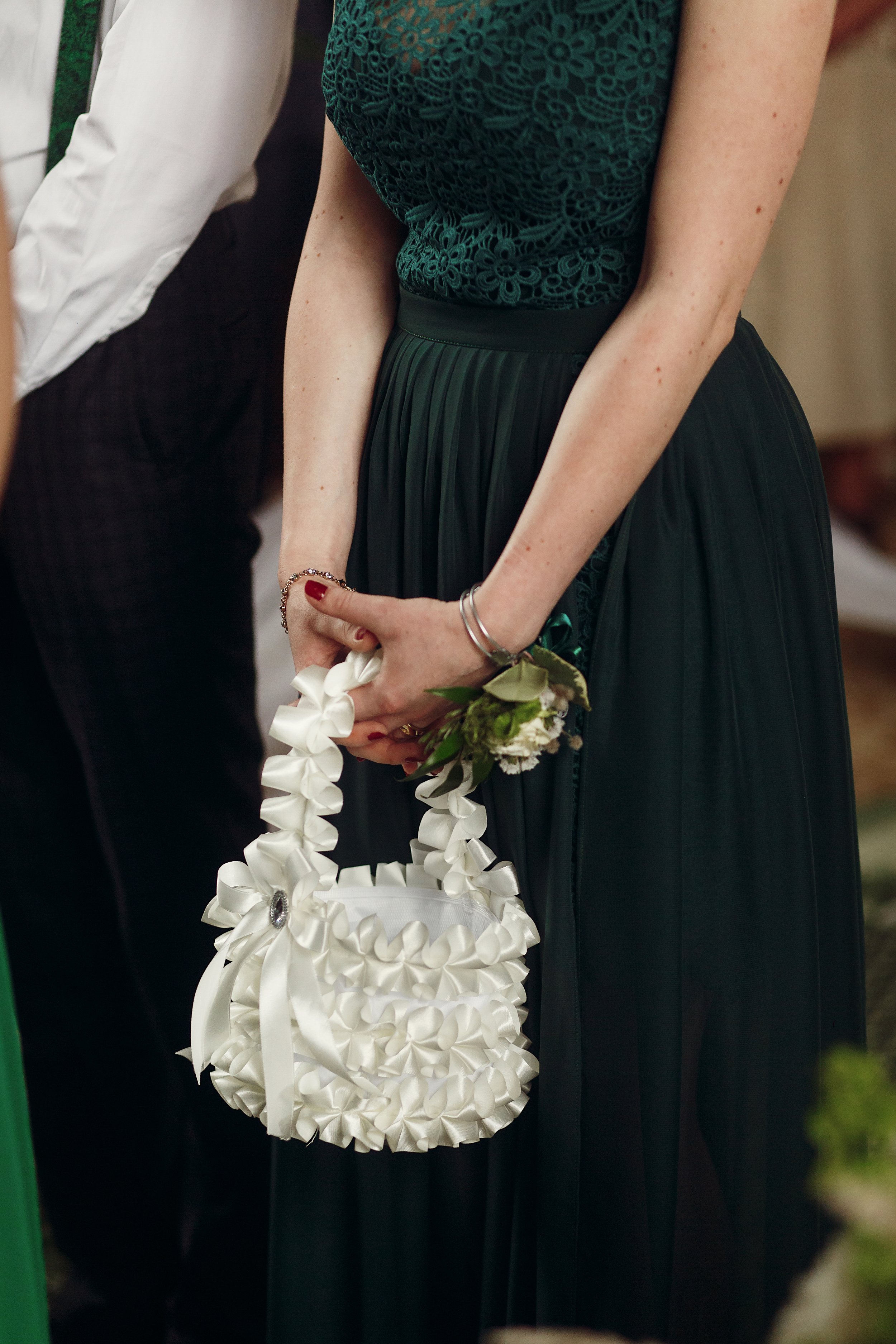 The Bridal Bag: What to pack in your Wedding Clutch (and why you’ll Thank Yourself)