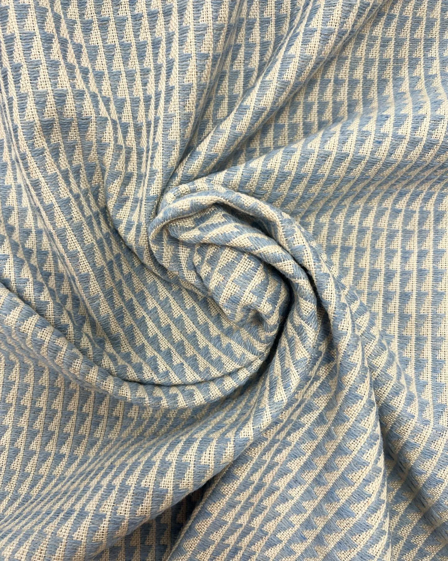 Another one off the loom&hellip;

Super happy with how these two blankets have turned out. With ever piece I weave the more motivated I become. 

Supersoft lambswool &amp; cotton.

#weave #weaver #weaving #weaversofinstagram #woventextiles #woven #wo