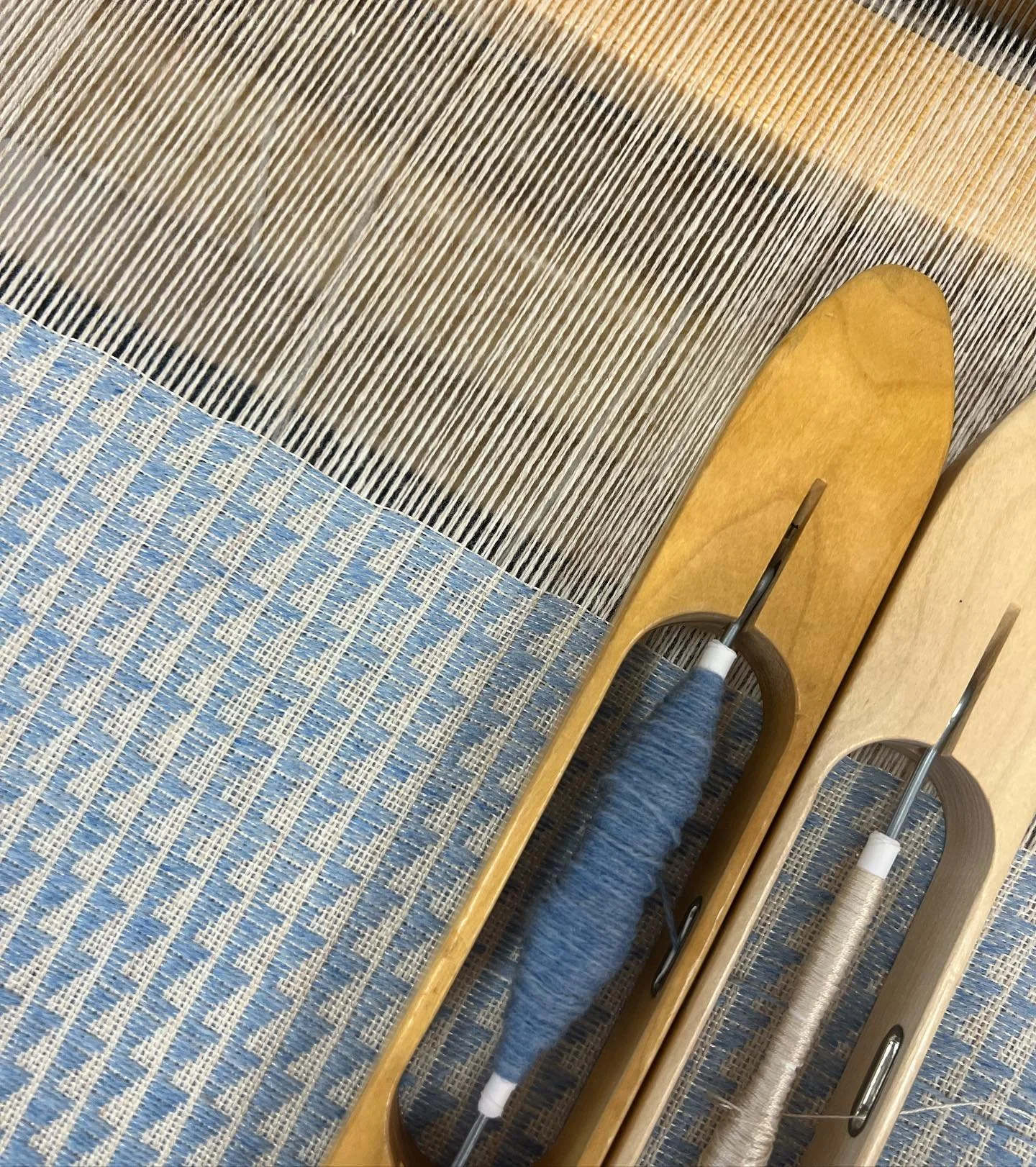 New blanket pending. This soft blue is making me melt. So in love with this design already. 

This blanket is using a combination of cotton and lambswools, for a super soft finish! 

Remember my website has a 20% off any order right now, including ar