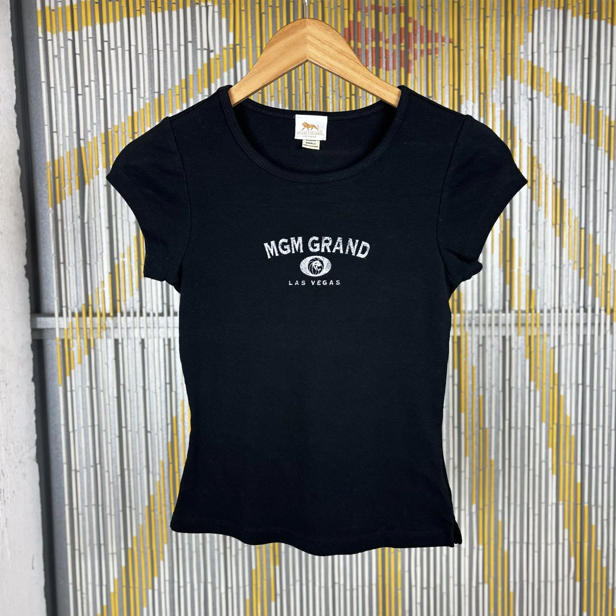 90s y2k MGM Grand Las Vegas baby tee // xs-small