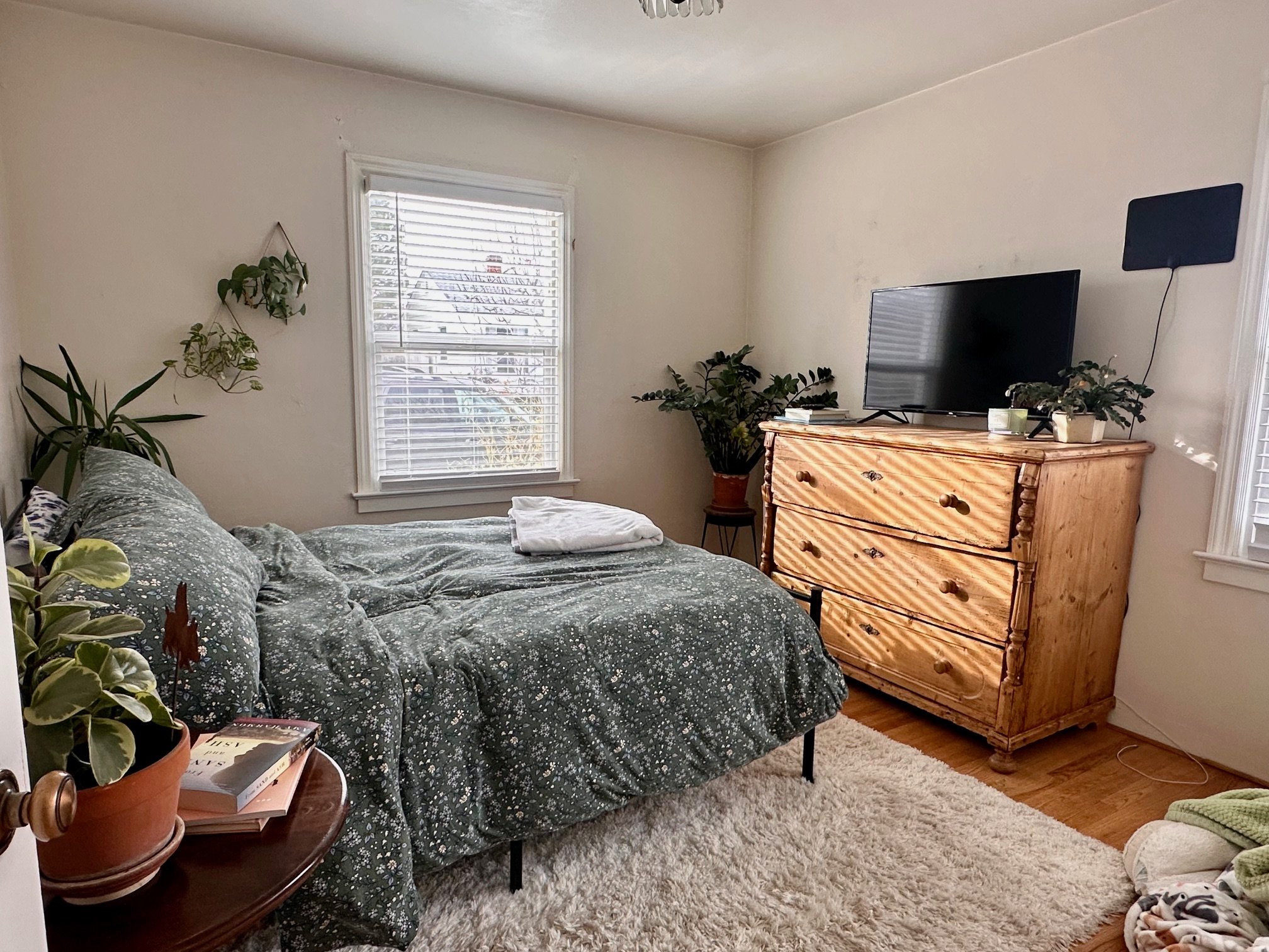 Bed 2.jpg