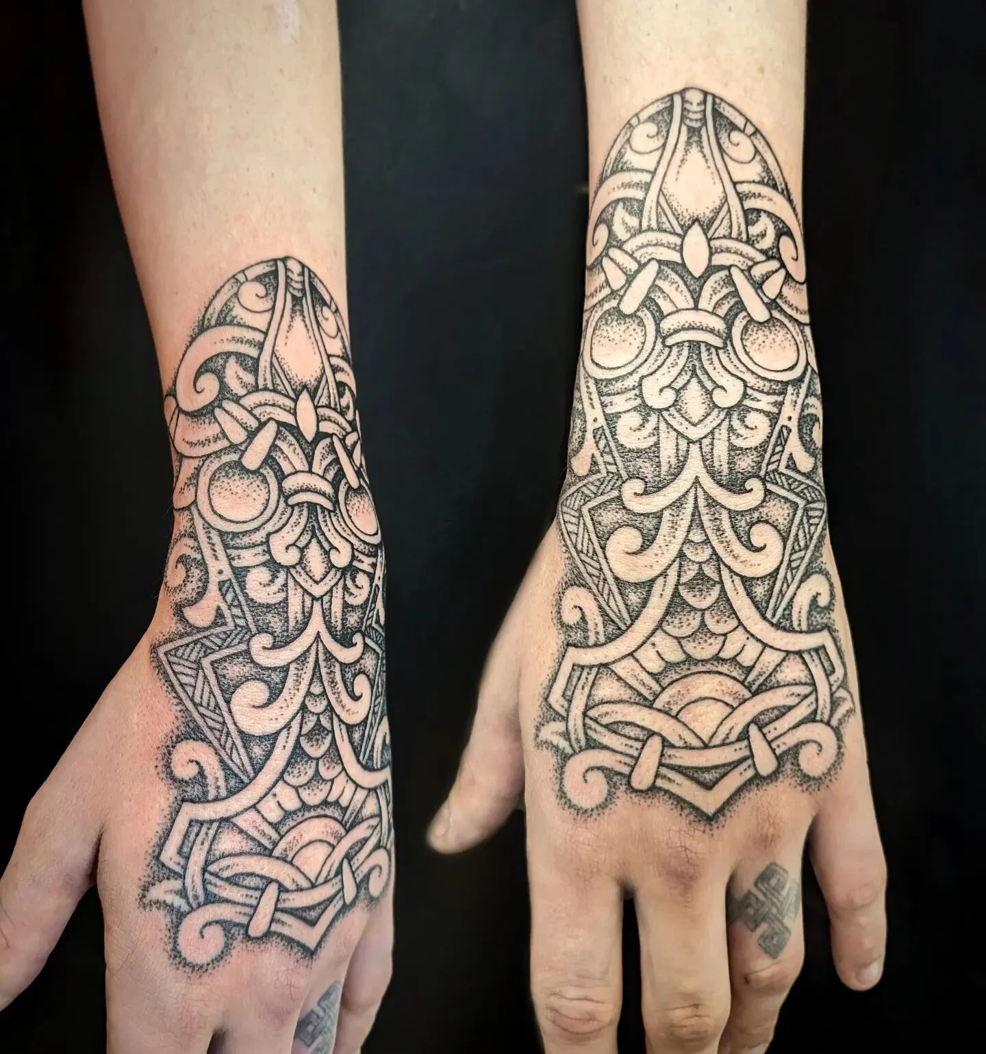 🙌 hands up for Thor bbyyyy 🙌 🔨 
The beginnings of a sleeve on the lovely James today, it's always a good day when I get to nerd out about history and mythology stuff 👌✨ bring on next time! 🤘 
#norsemythology #tattoo #norsetattoo #knotworktattoo 