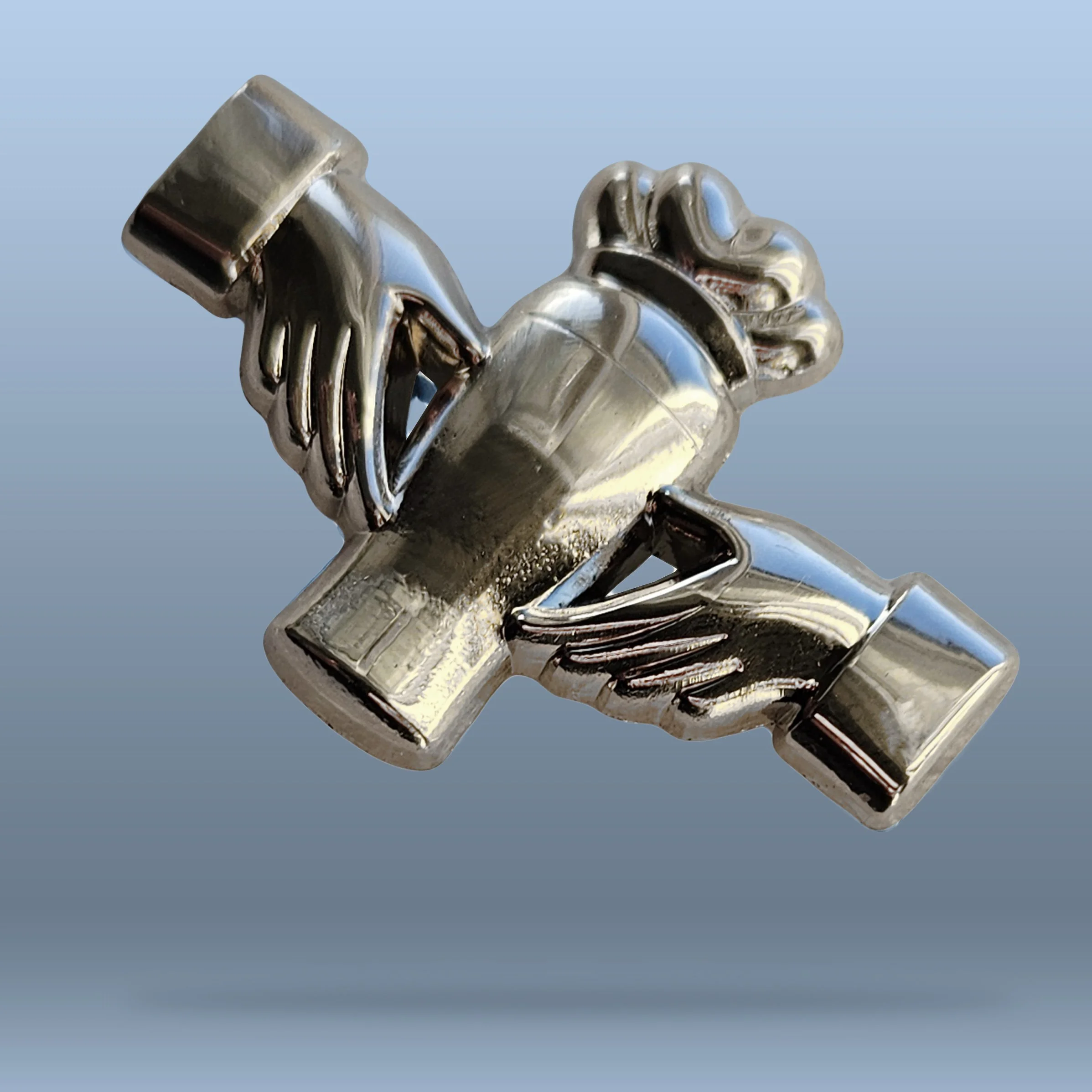 Claddagh Pint Pin (Gold & Silver Variants)