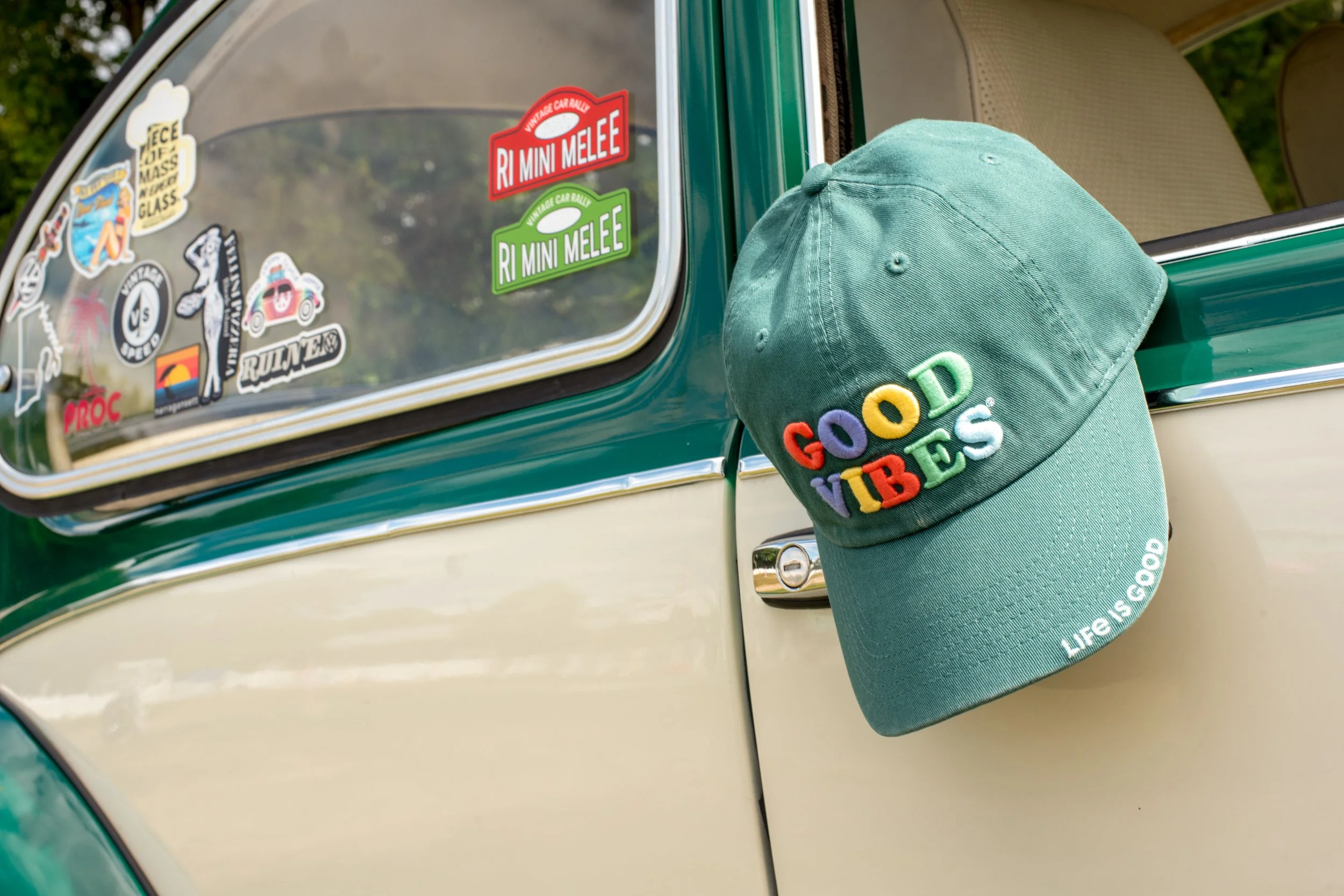 SS22_LIFESTYLE_ON MODEL_DRIVE IN_2544.jpg