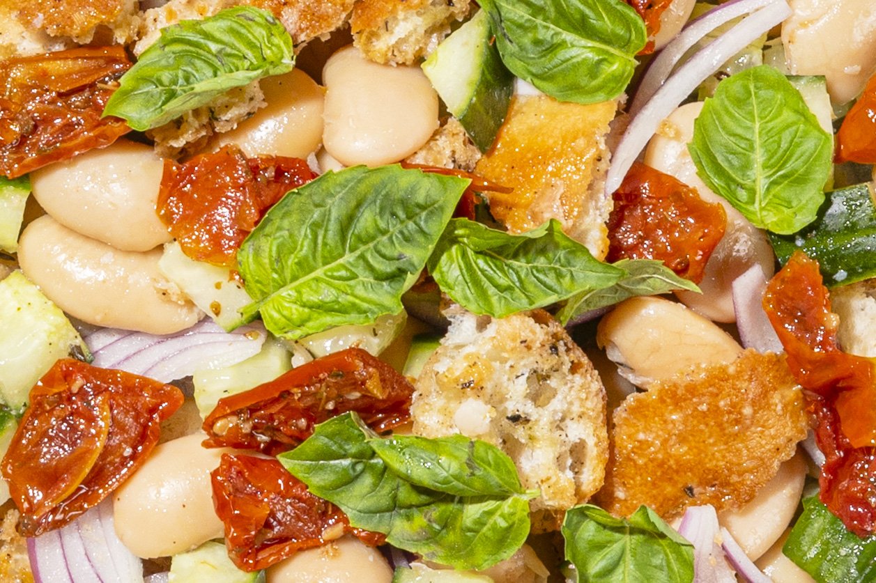 Macro_ButterBeanPanzanellaSaladwithGarlickyTomatoes&Basil-01.jpg