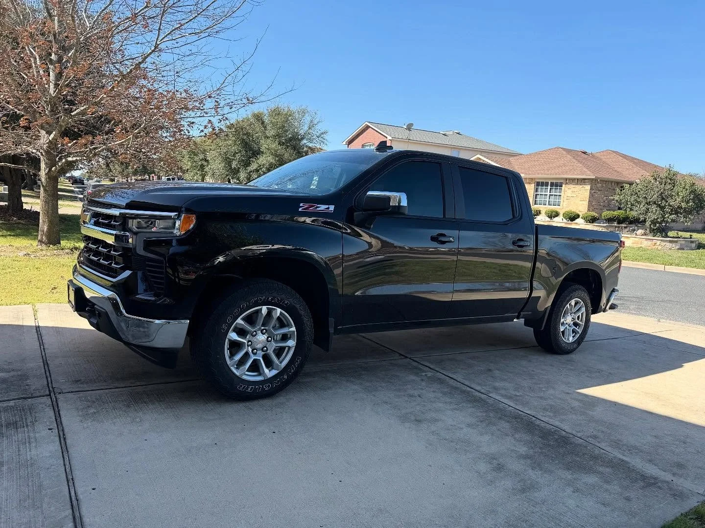 This 2025 Chevy Silverado just got some fresh Geoshield C2 Ceramic! 😎👍 #windowtint #ceramictint #windowfilm #tint #tinter #geoshield
