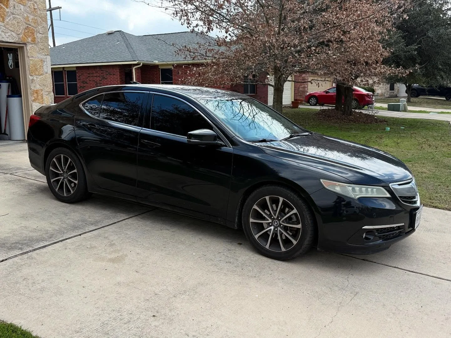 This 2015 Acura TLX had the old purple stuff removed and got it replaced with Geoshield C2 Carbon. 😎👍 #windowtint #tinter #carbontint #nanocarbon #windowfilm #tint #geoshield