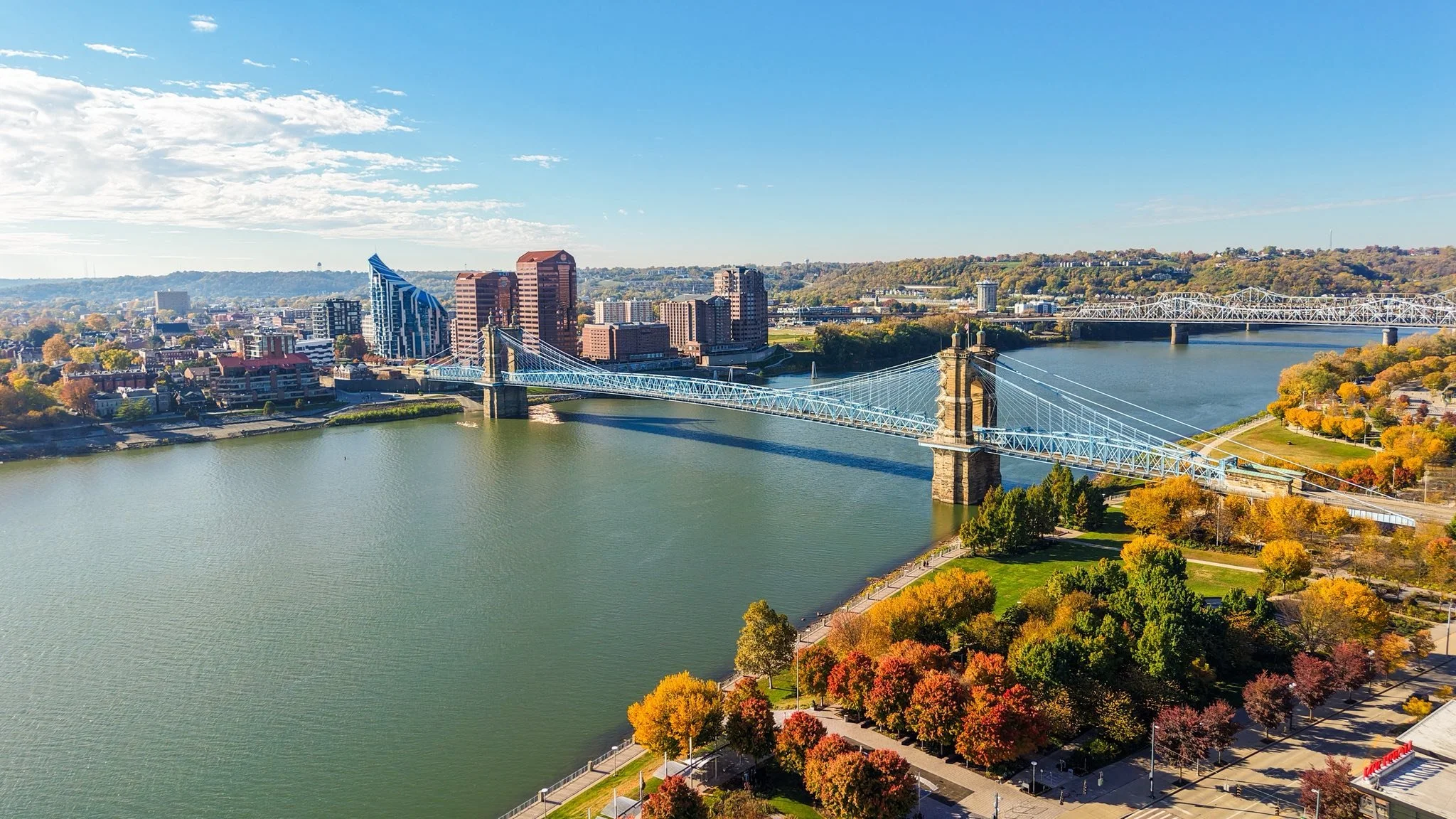City Of Cincinnati, you&rsquo;re beautiful in the #fall. 

#dronephotography #cincinnati #Ohio #skyline #roeblingbridge #Reds #bengals #cyclones #autumnvibes