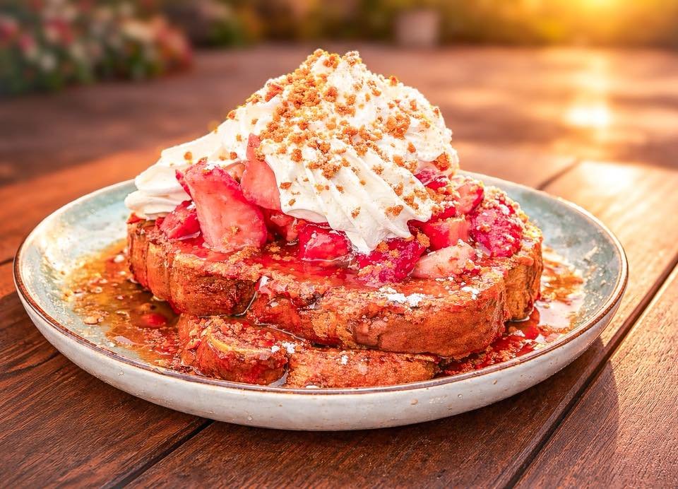The Strawberry Tres Leches French Toast from
First Watch is🔥

#breakfast #brunch #lunch #food