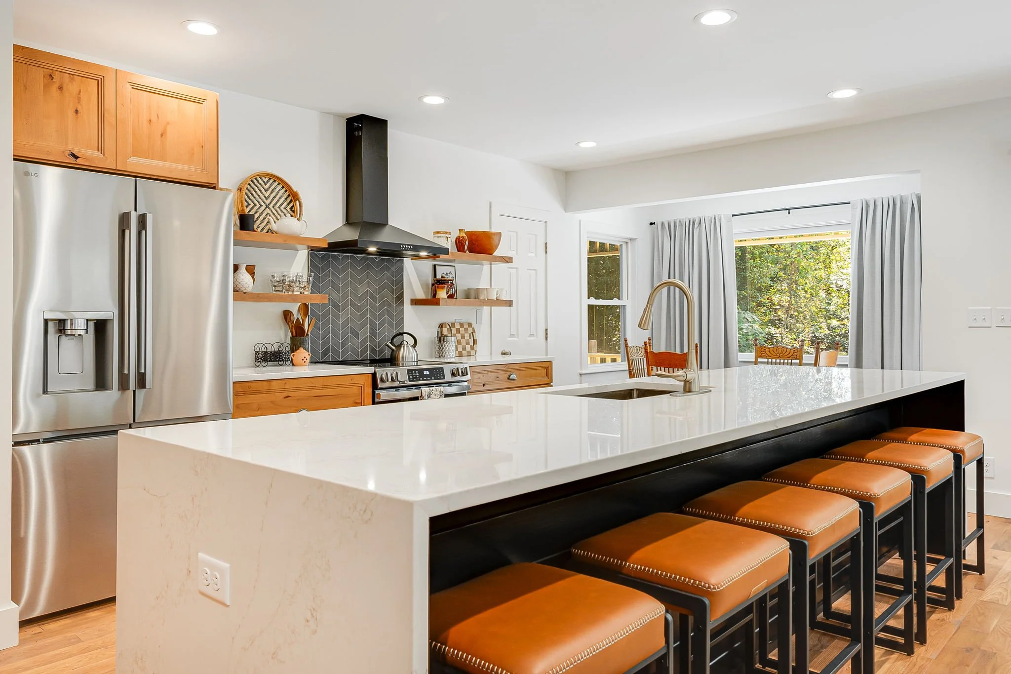 8-web-or-mls-10-lowndes-ln.jpg